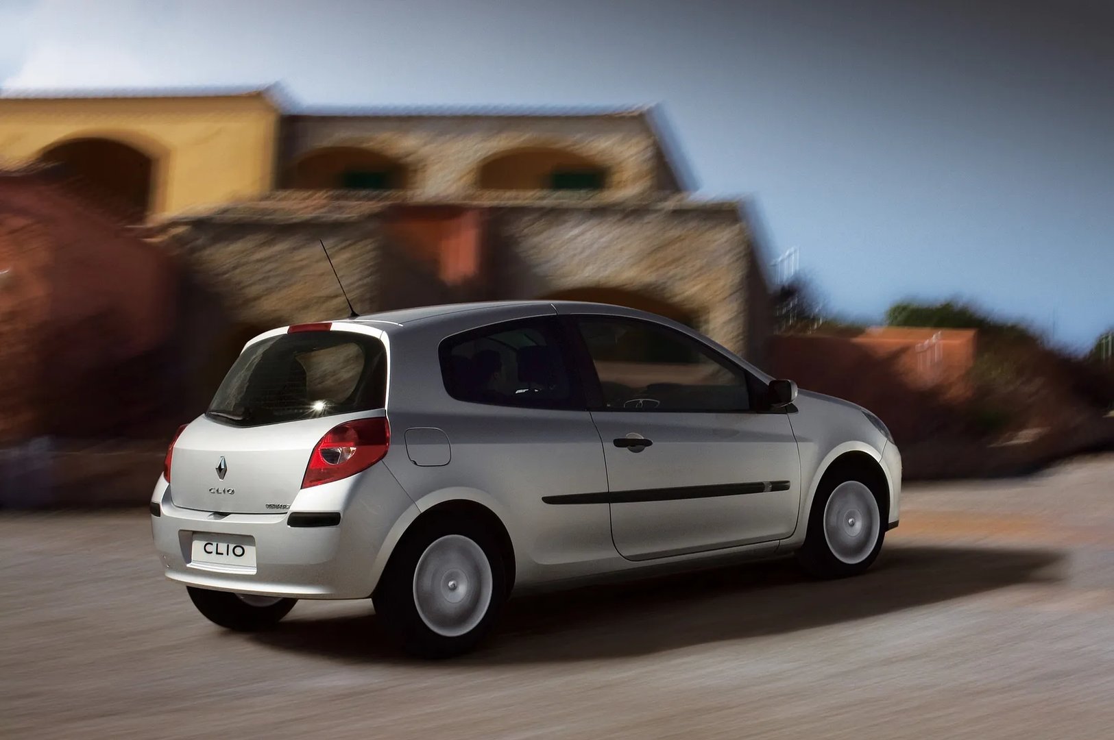 Renault_Clio_3_generation__Mini_3-doors__3.jpg