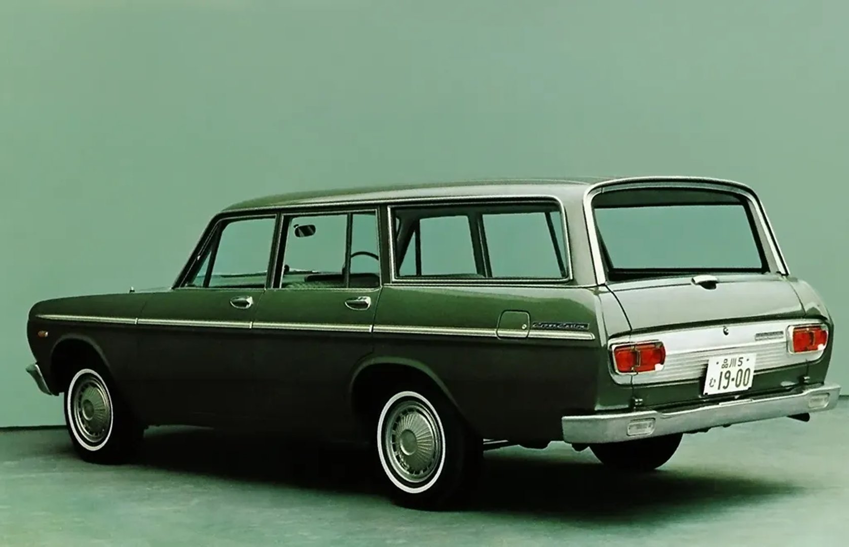 Toyota_Crown_2_generation__Estate_5-door__1.jpg
