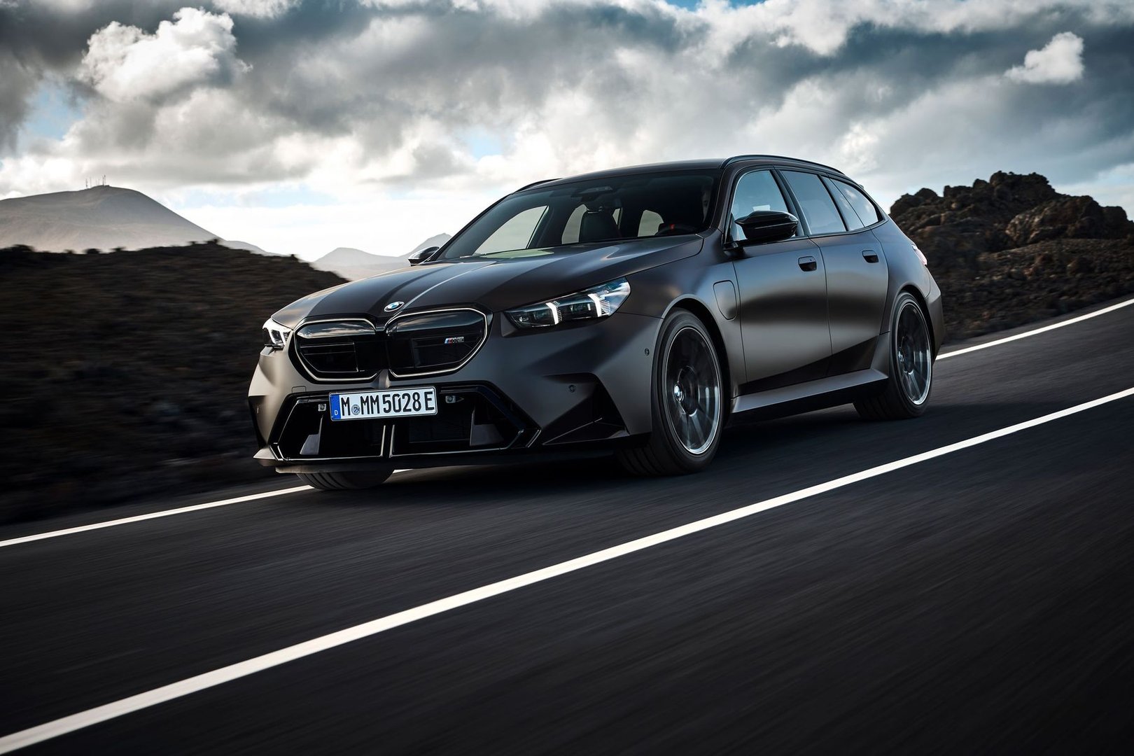 bmw_M5_7_generation__Estate_5-door__20.jpg