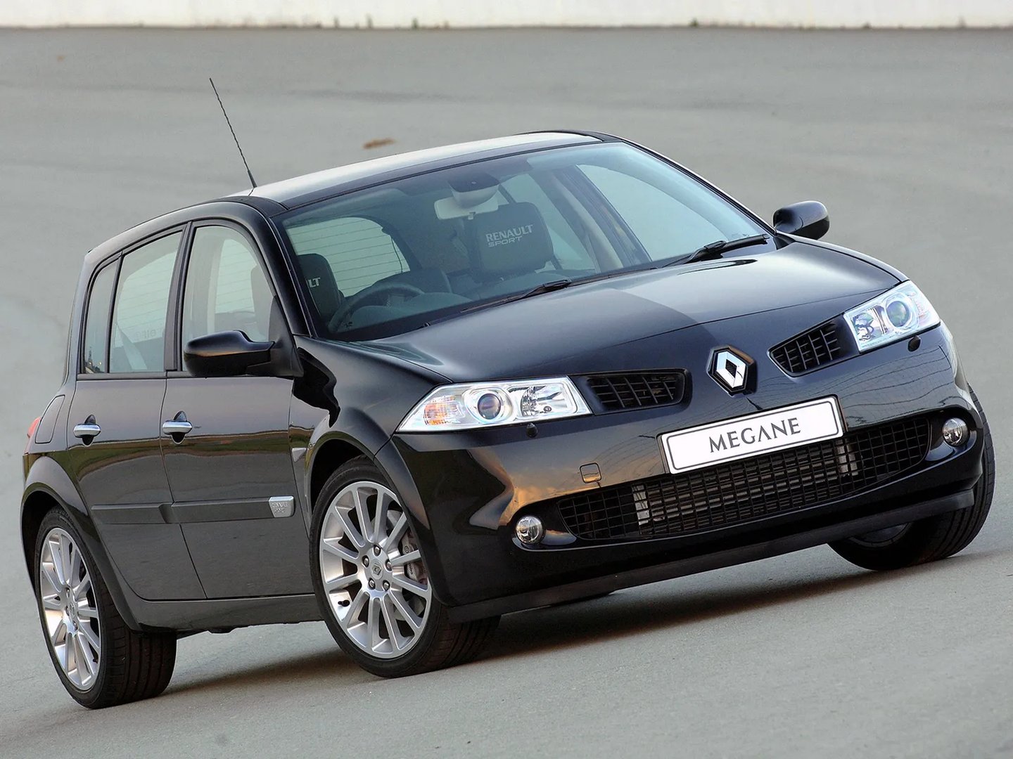 Renault_Megane_RS_2_generation_restyling__Hatchback_5-door__5.jpg