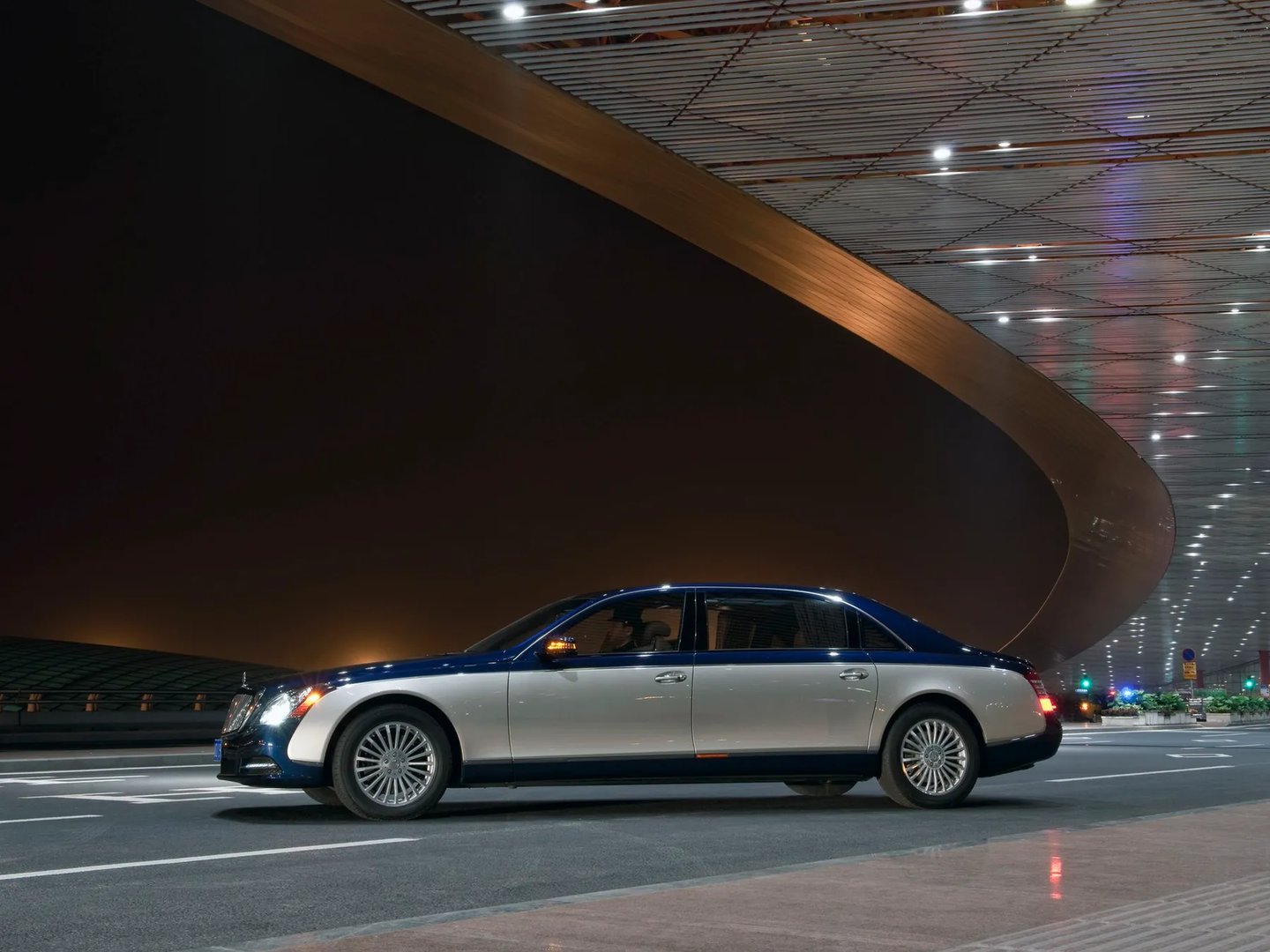 Maybach_62_1_generation_restyling__Sedan__10.jpg