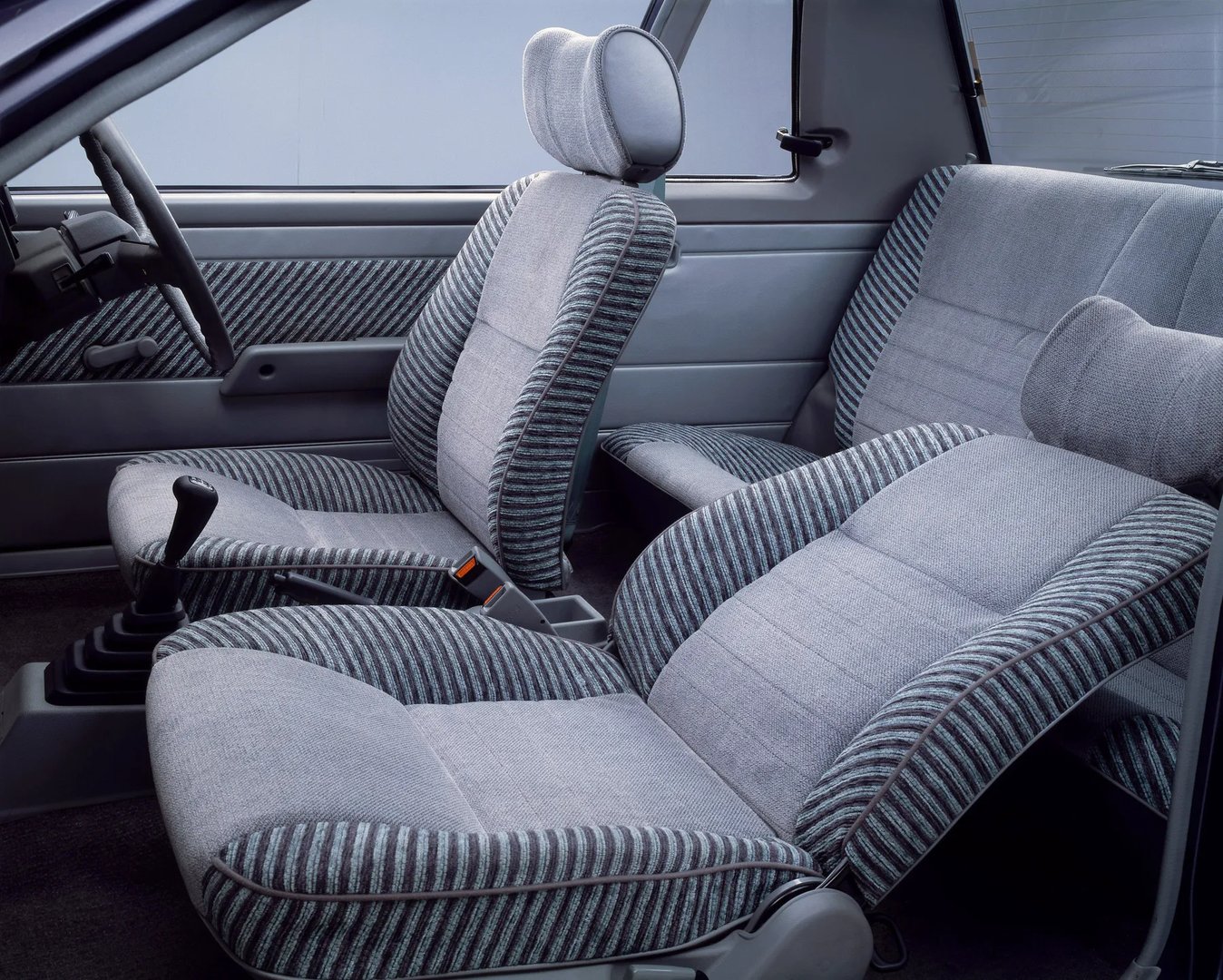 Nissan_Pulsar_2_generation__Coupe__6.jpg