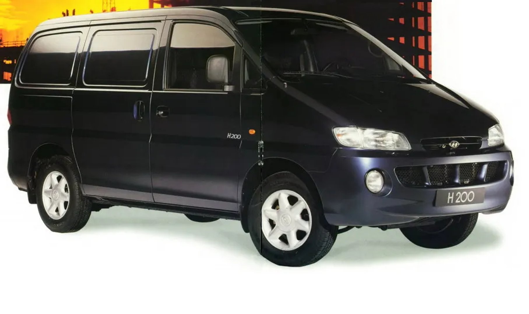 Hyundai_H200_1_generation__Minivan__1.jpg