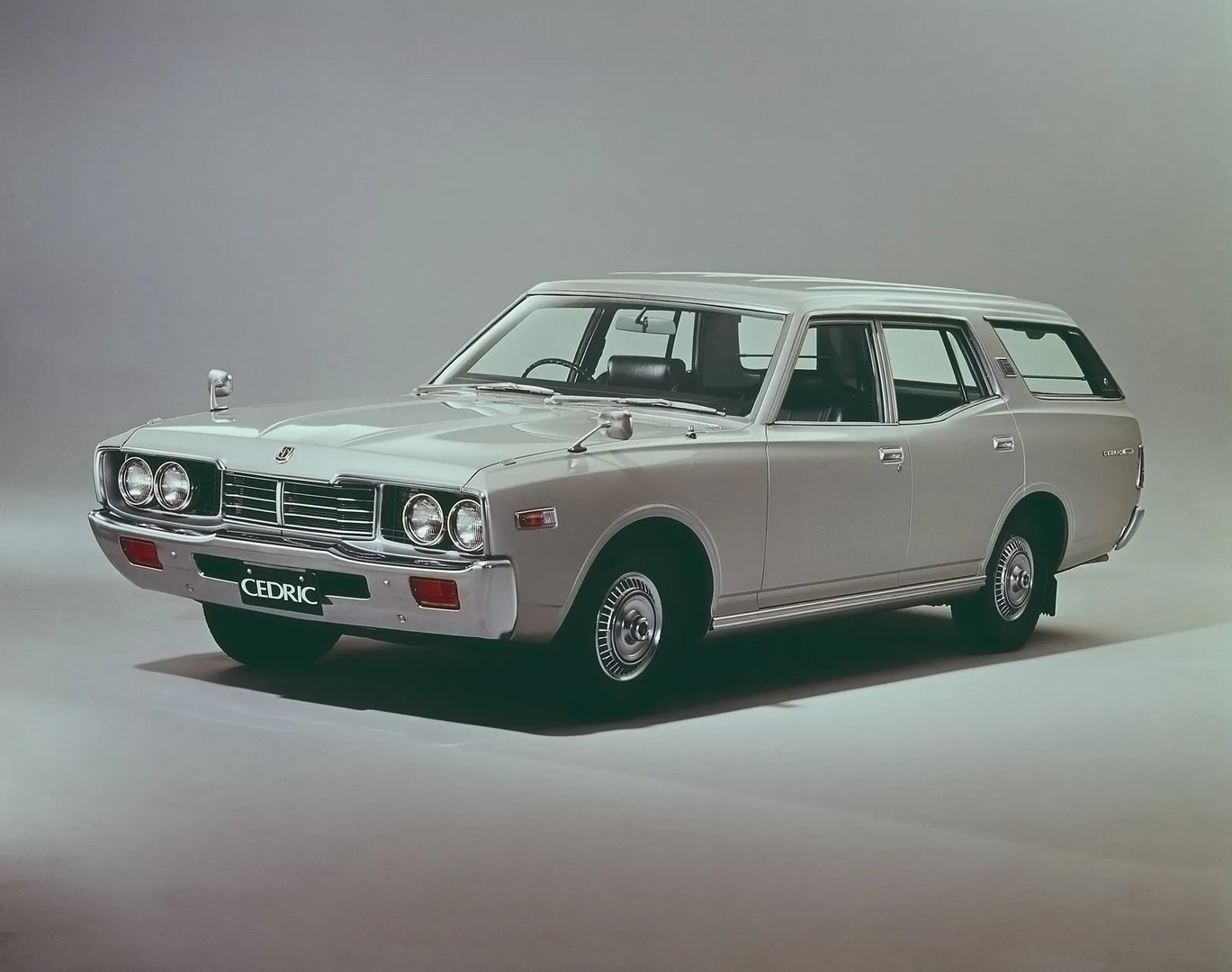 Nissan Cedric 4 generation  Estate 5-door