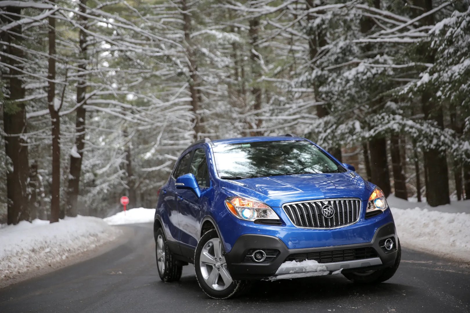 Buick_Encore_1_generation__SUV_5-doors__1.jpg