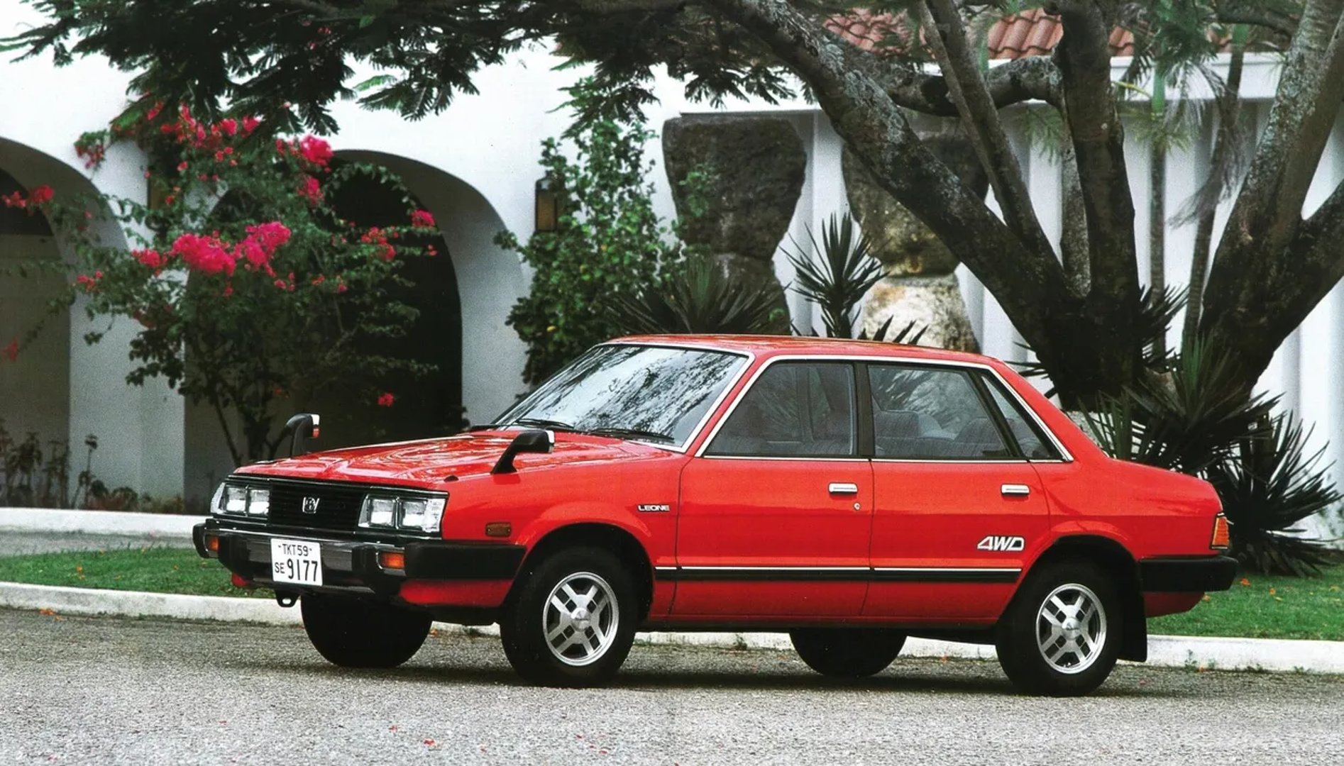 Subaru_Leone_2_generation__Sedan__1.jpg
