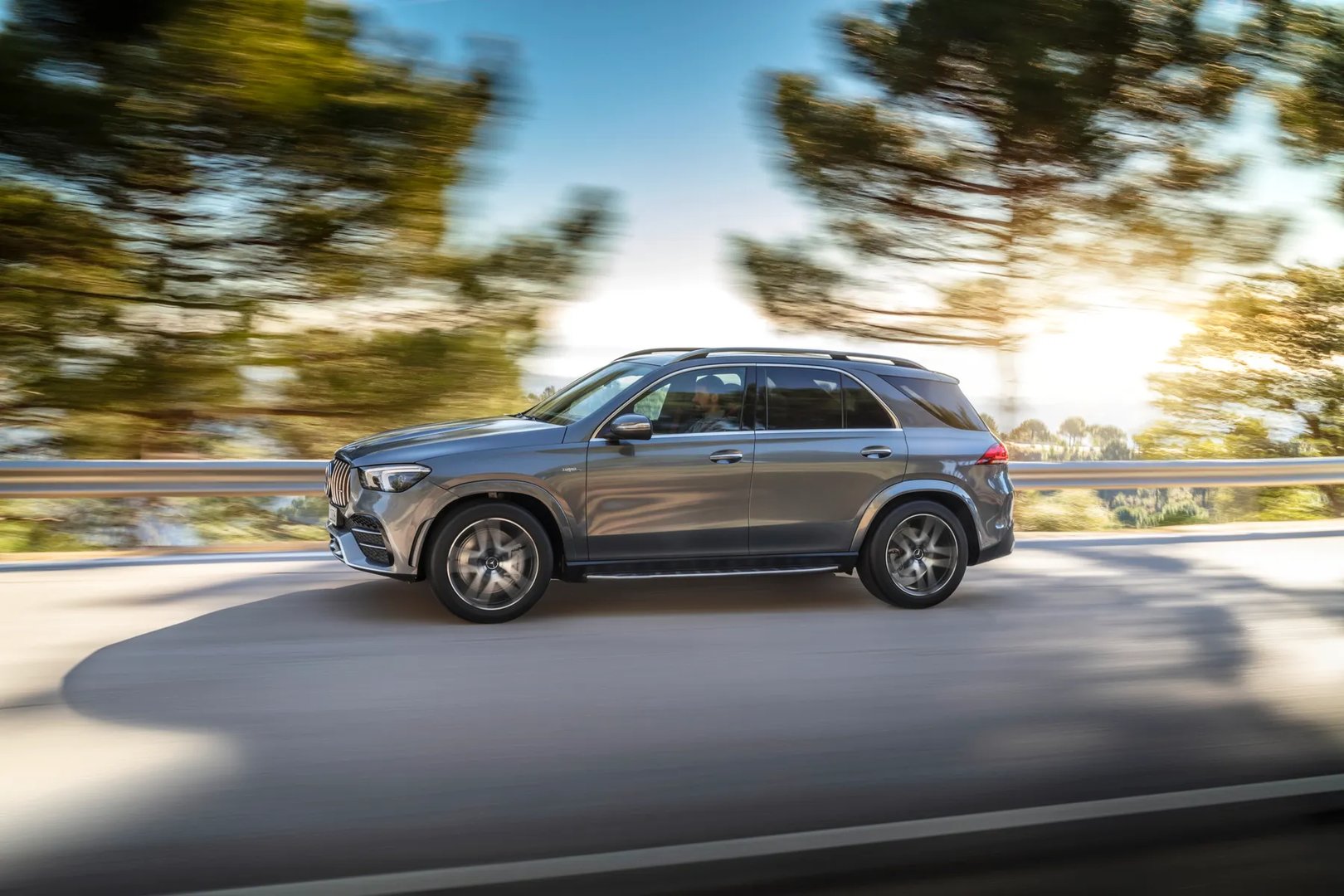 Mercedes_GLE_AMG_2_generation__SUV_5-doors__10.jpg