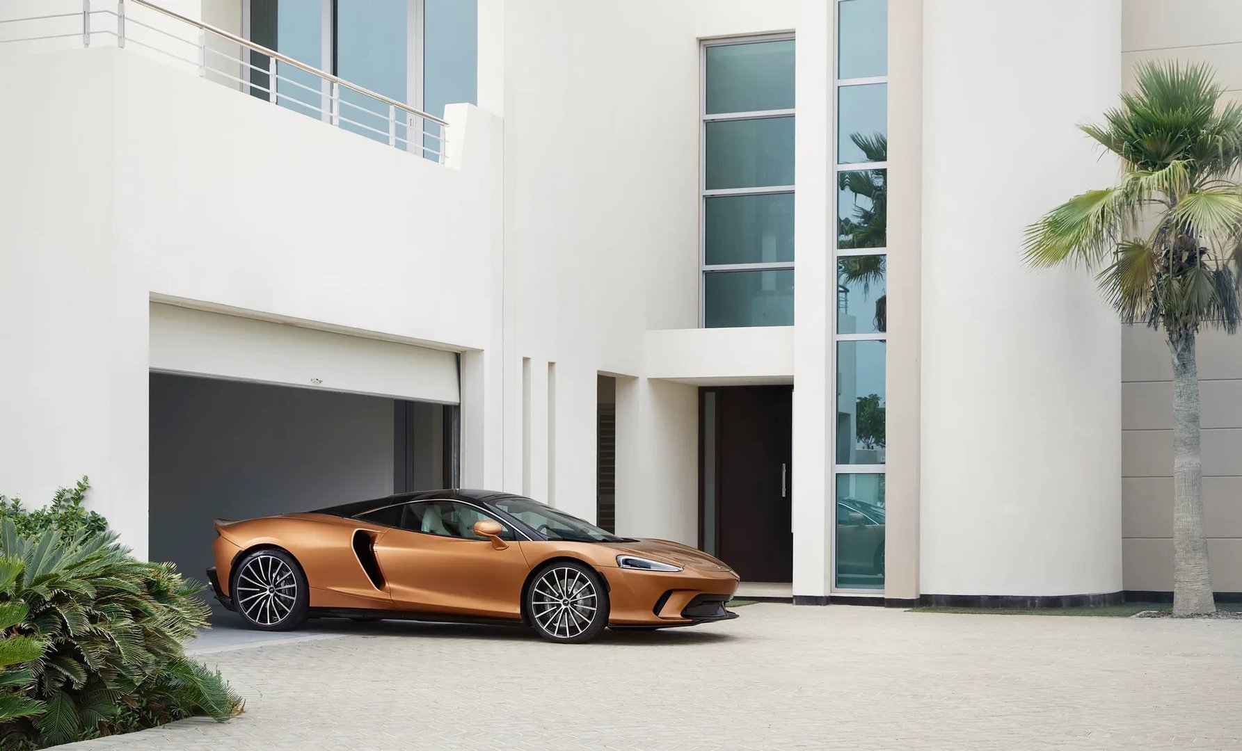 McLaren_GT_1_generation__Coupe__6.jpg