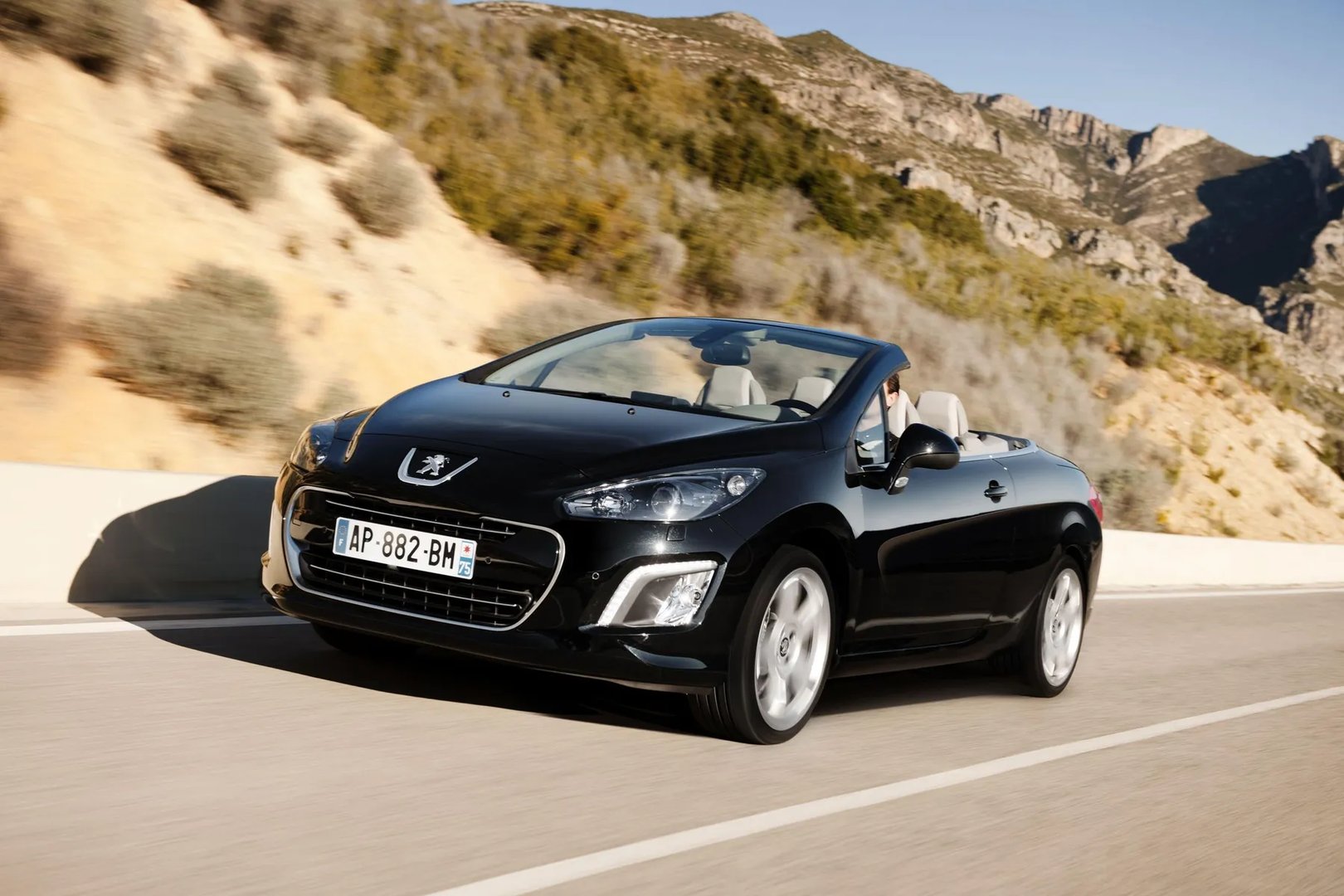Peugeot_308_1_generation_restyling__Cabrio__3.jpg