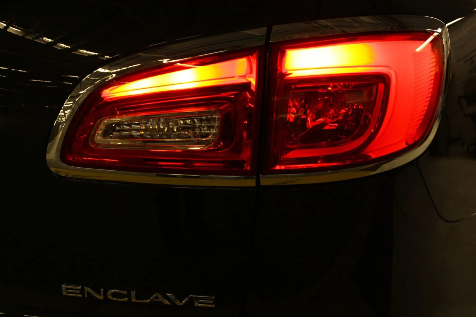 Buick_Enclave_1_generation_restyling__SUV_5-doors__9.jpg
