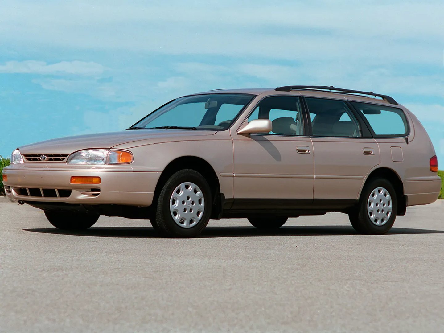 Toyota_Camry_4_generation__Estate_5-door__2.jpg