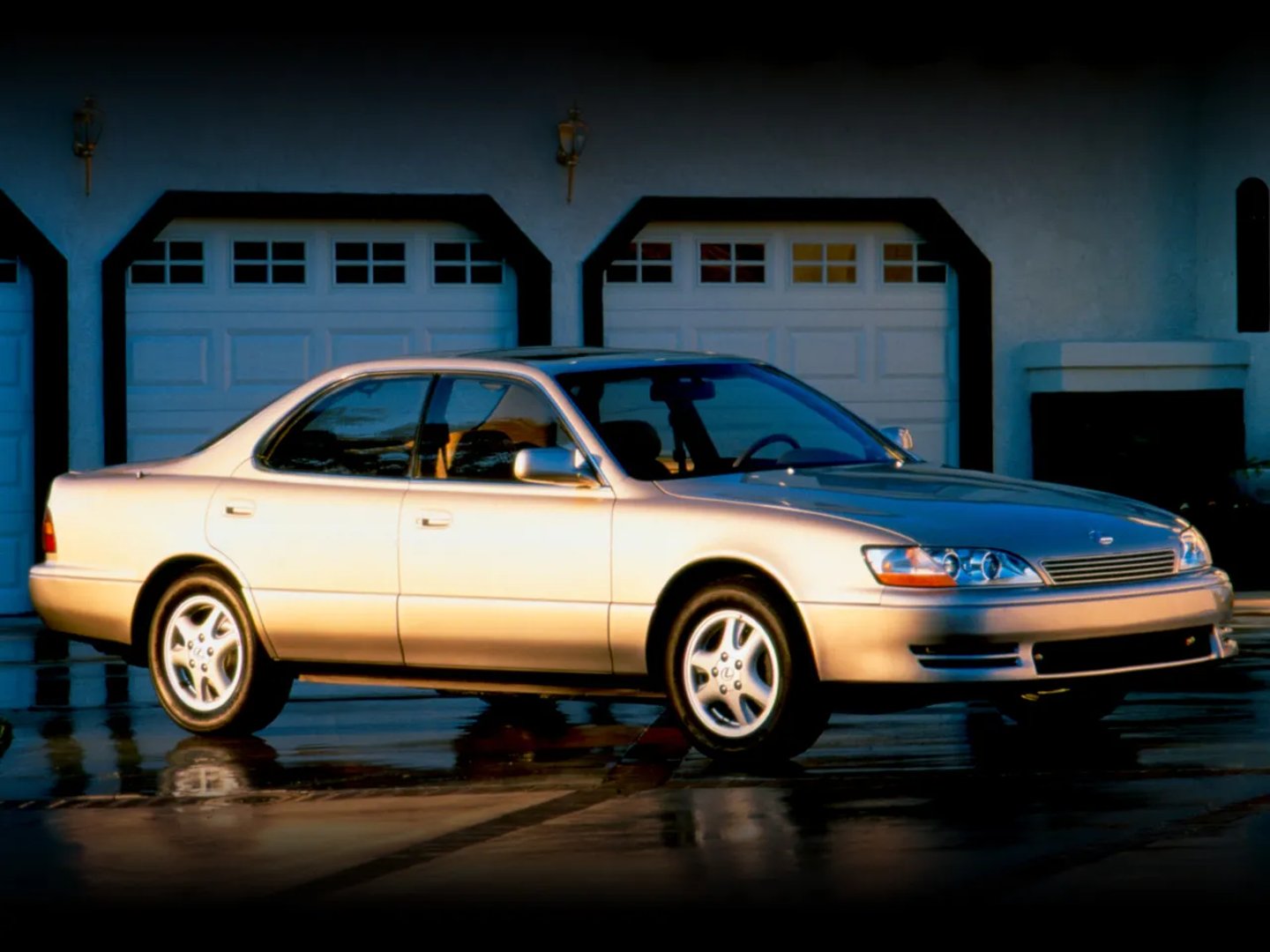 Lexus_ES_2_generation__Sedan__1.jpg