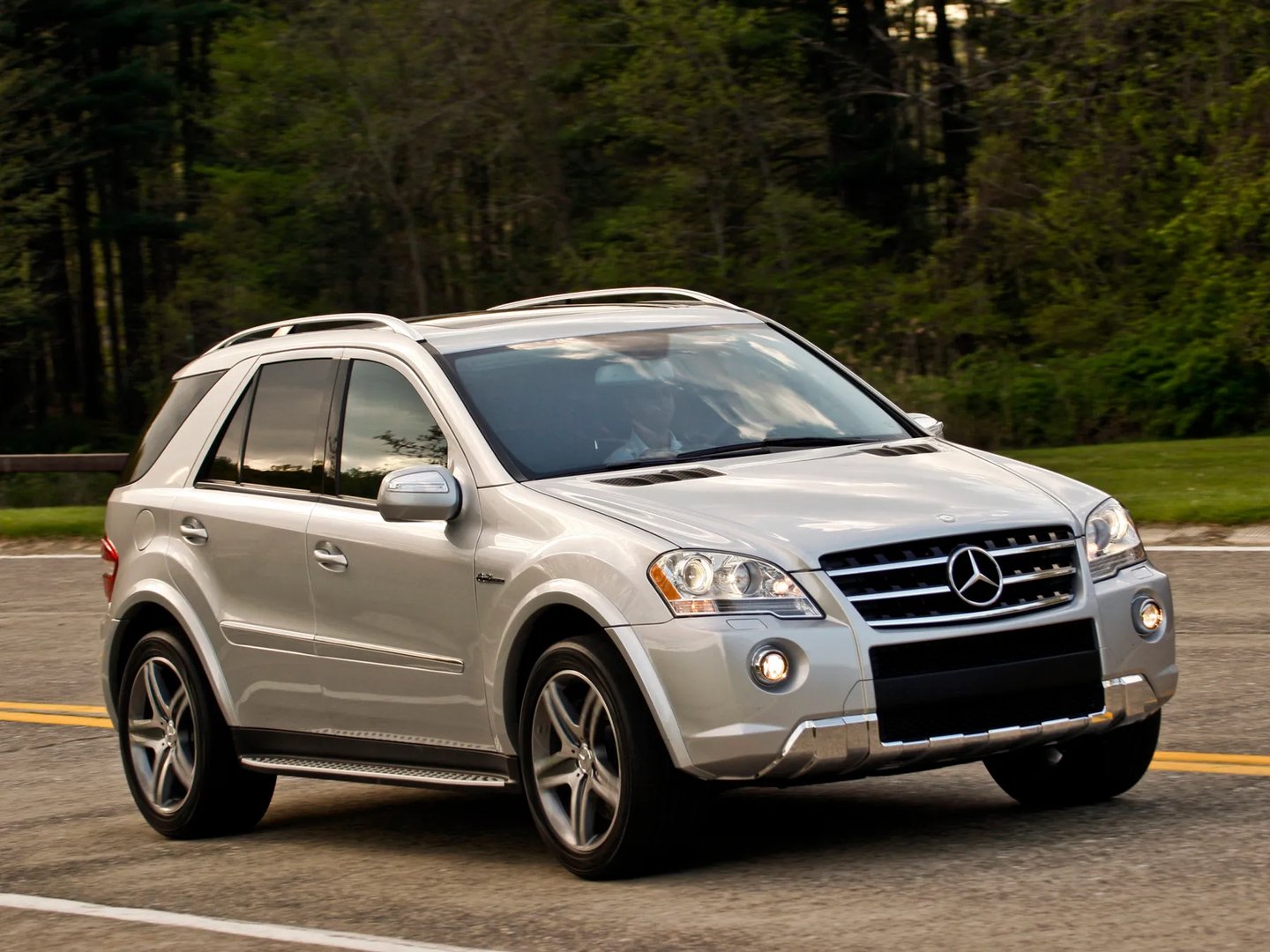 Mercedes_M-Class_AMG_2_generation_restyling__SUV_5-doors__7.jpg