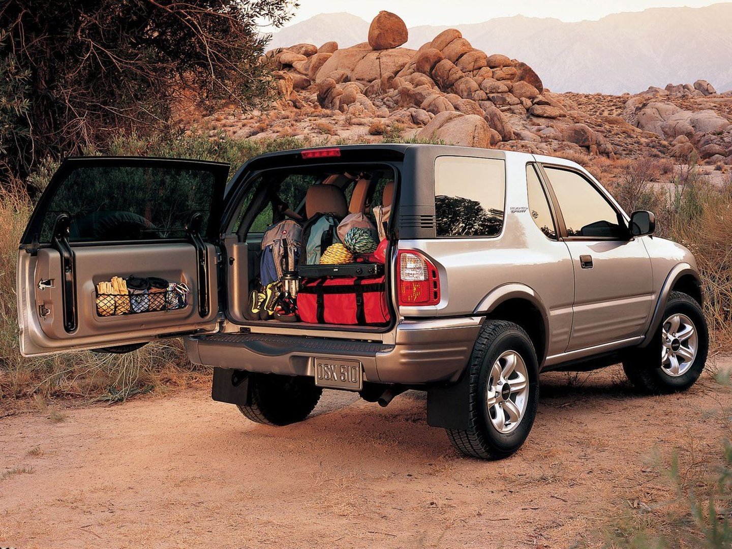 isuzu_MU_2_generation__SUV_cabriolet__2.jpg