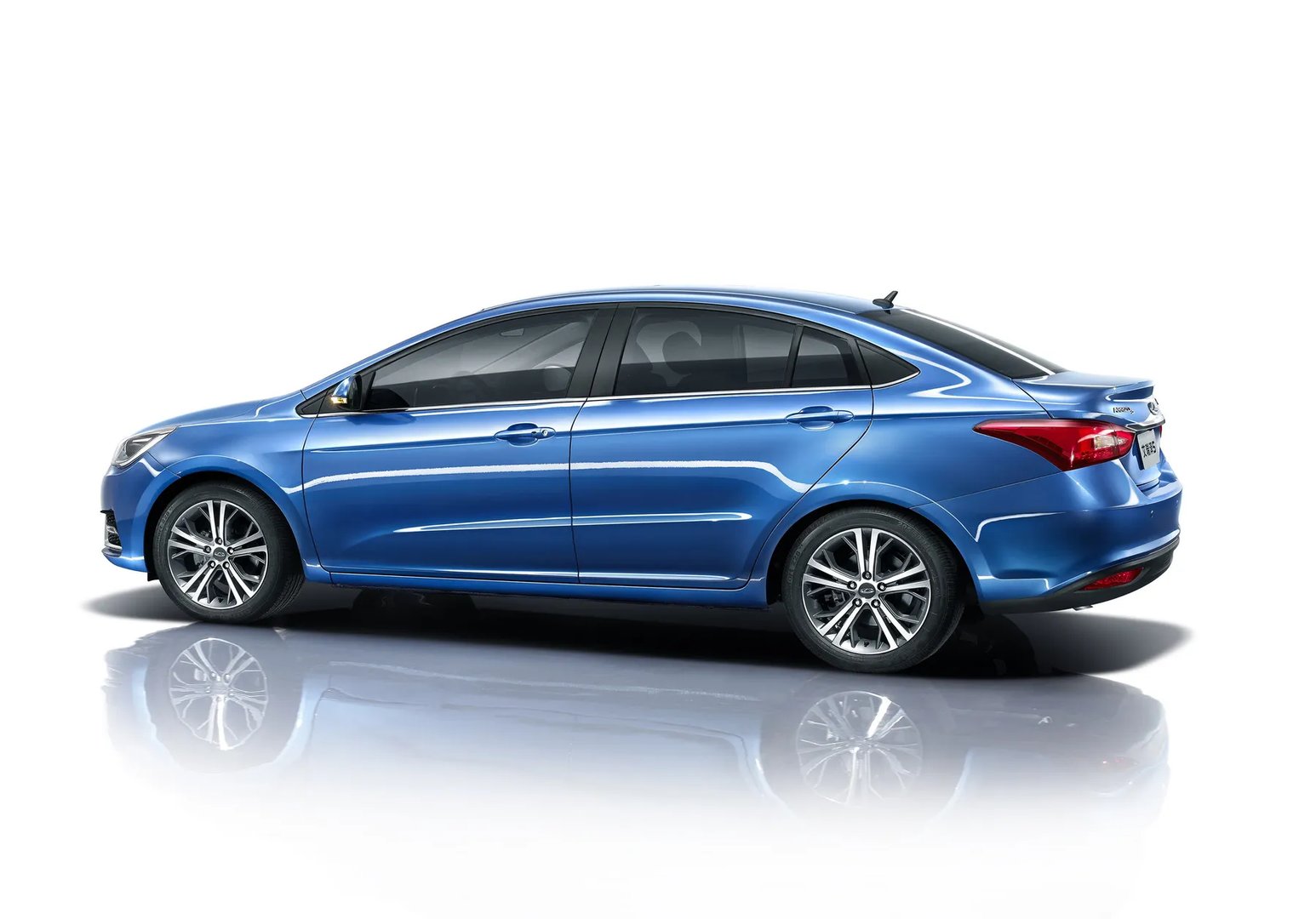 Chery_Arrizo_5_1_generation__Sedan__3.jpg