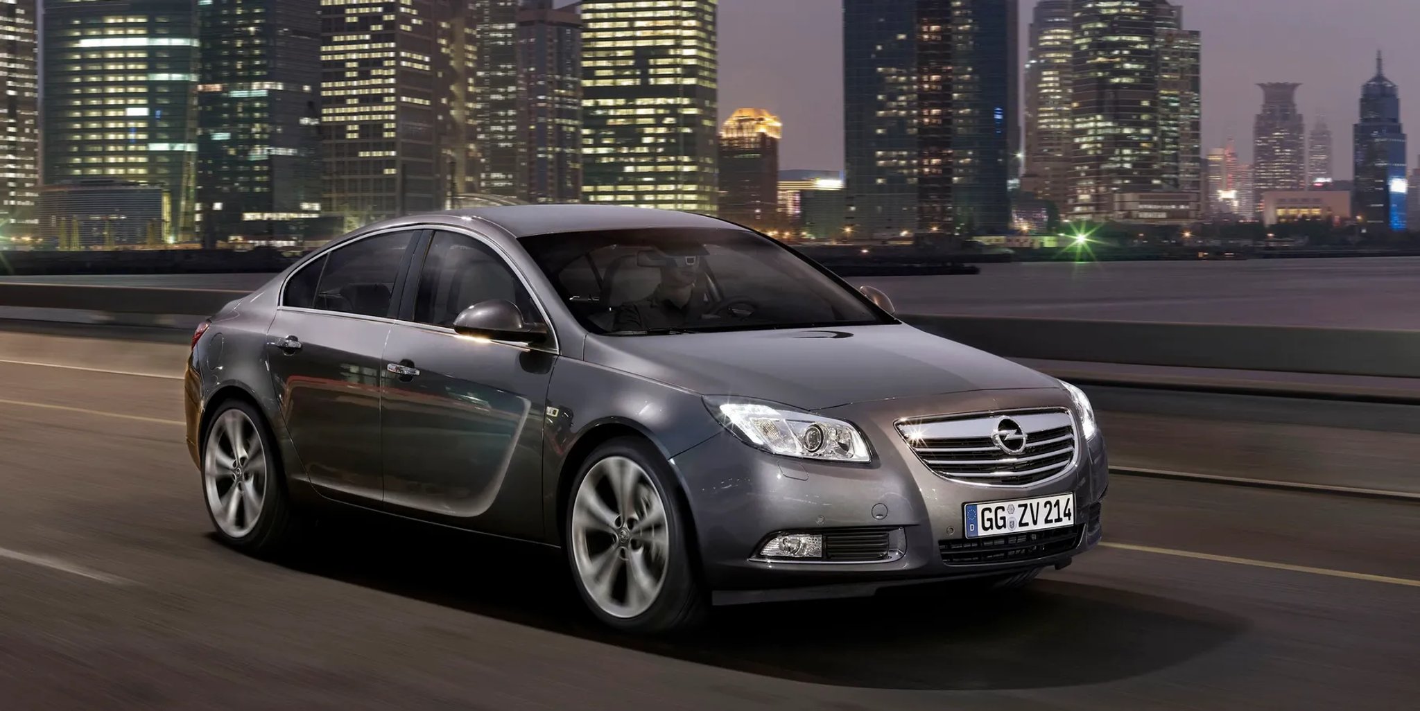 Opel_Insignia_1_generation__Liftback__1.jpg