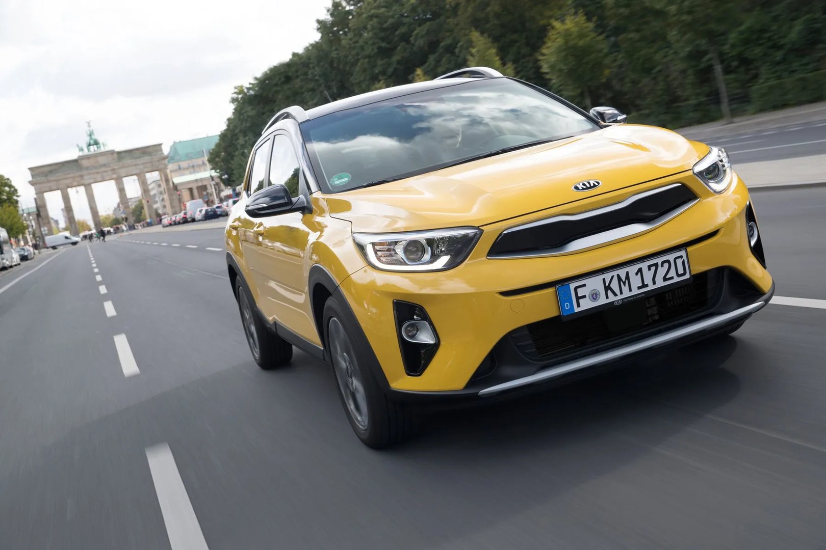 Kia_Stonic_1_generation__SUV_5-doors__8.jpg