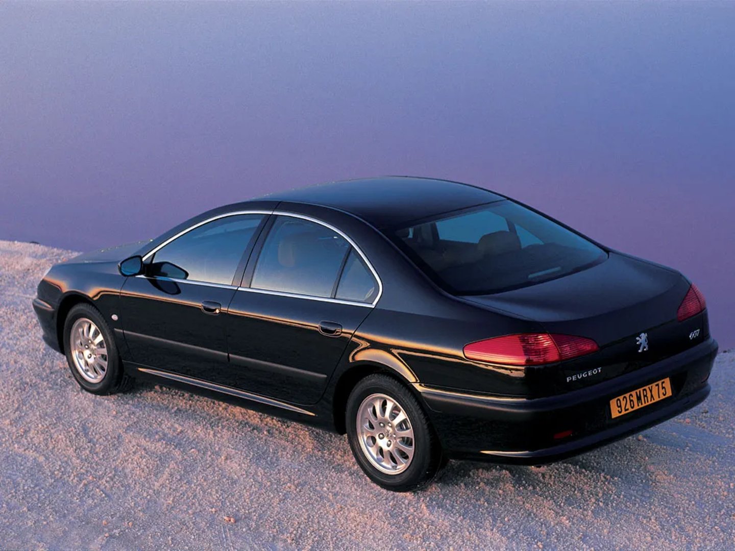 Peugeot_607_1_generation__Sedan__5.jpg