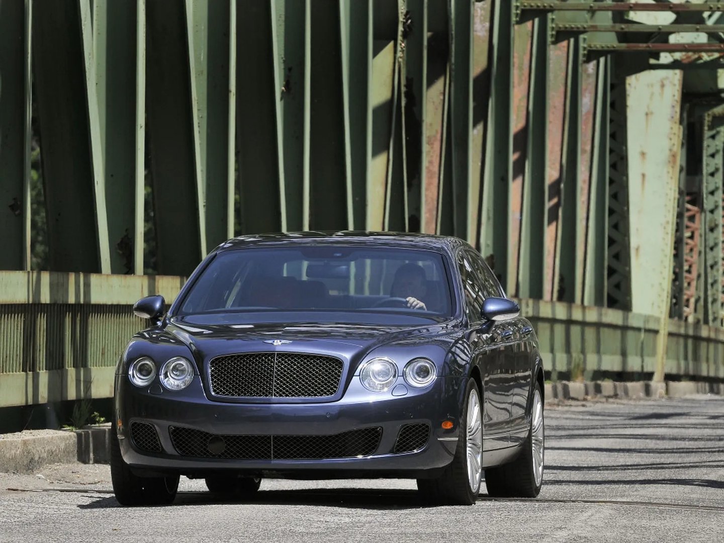 Bentley_Continental_Flying_Spur_1_generation__Sedan__8.jpg