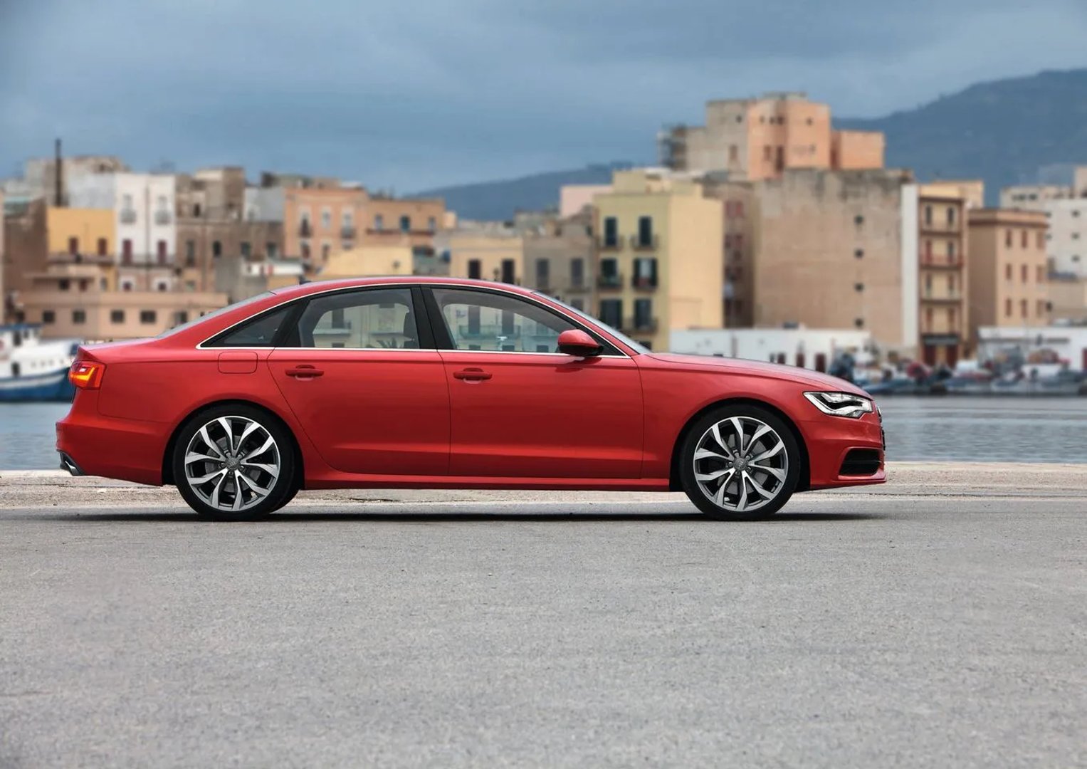 Audi_A6_4_generation__Sedan__3.jpg