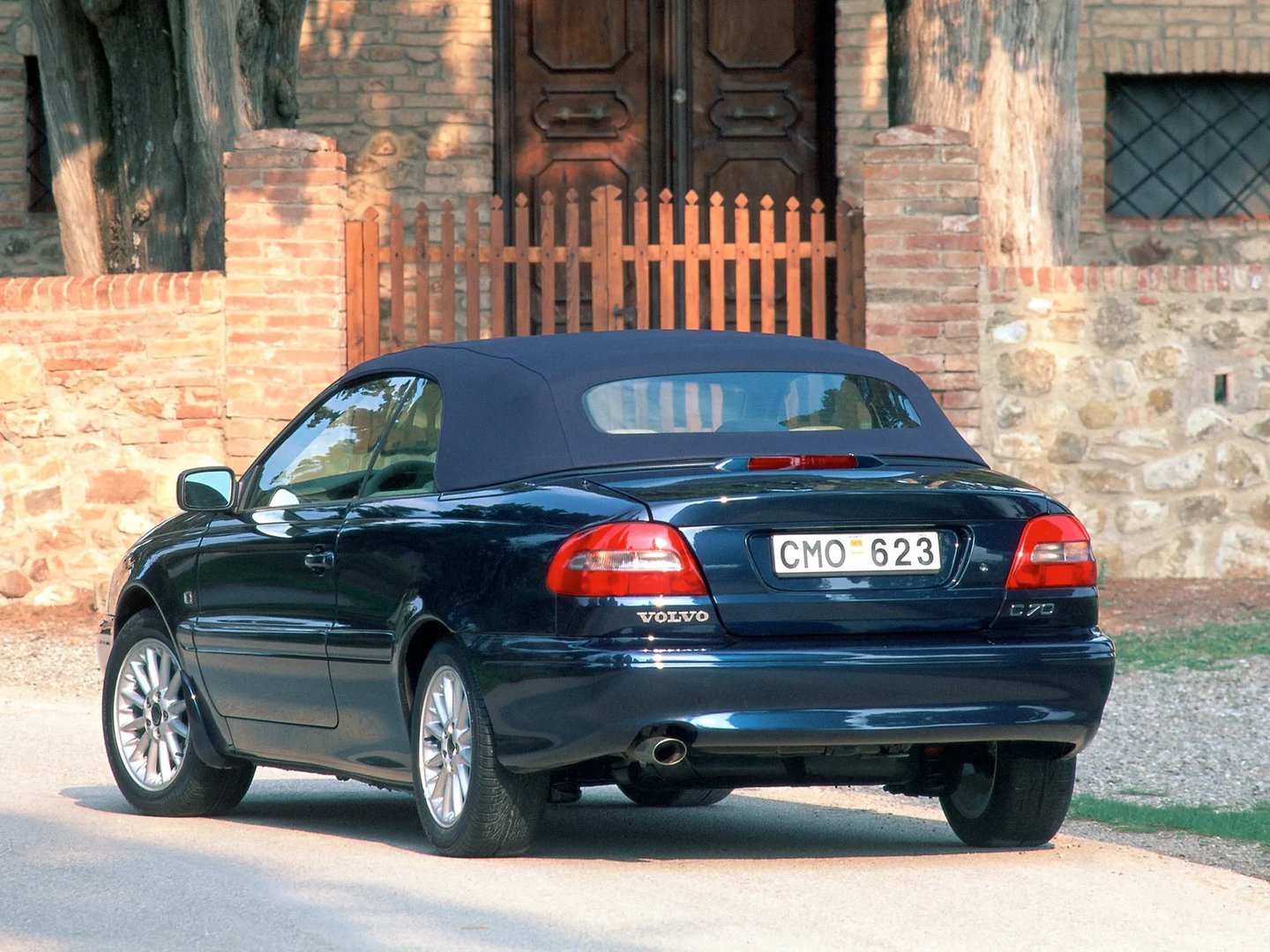 Volvo_C70_1_generation__Cabrio__6.jpg