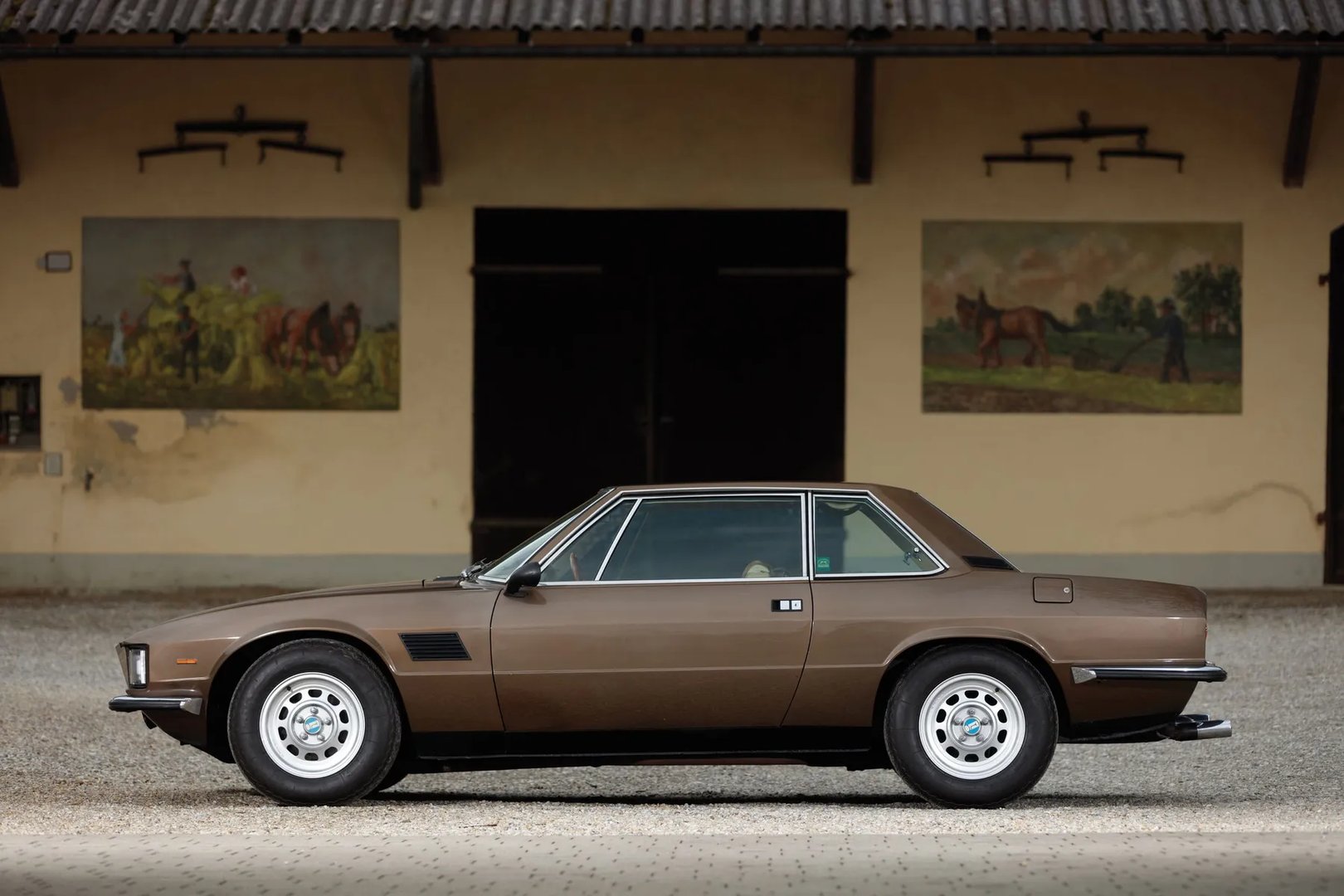 De Tomaso_Longchamp_1_generation__Coupe__3.jpg