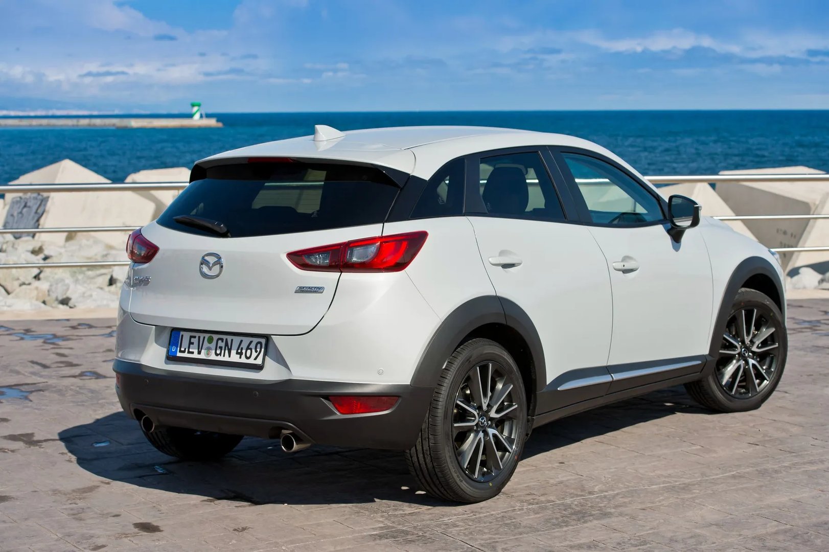 Mazda_CX-3_1_generation__SUV_5-doors__2.jpg