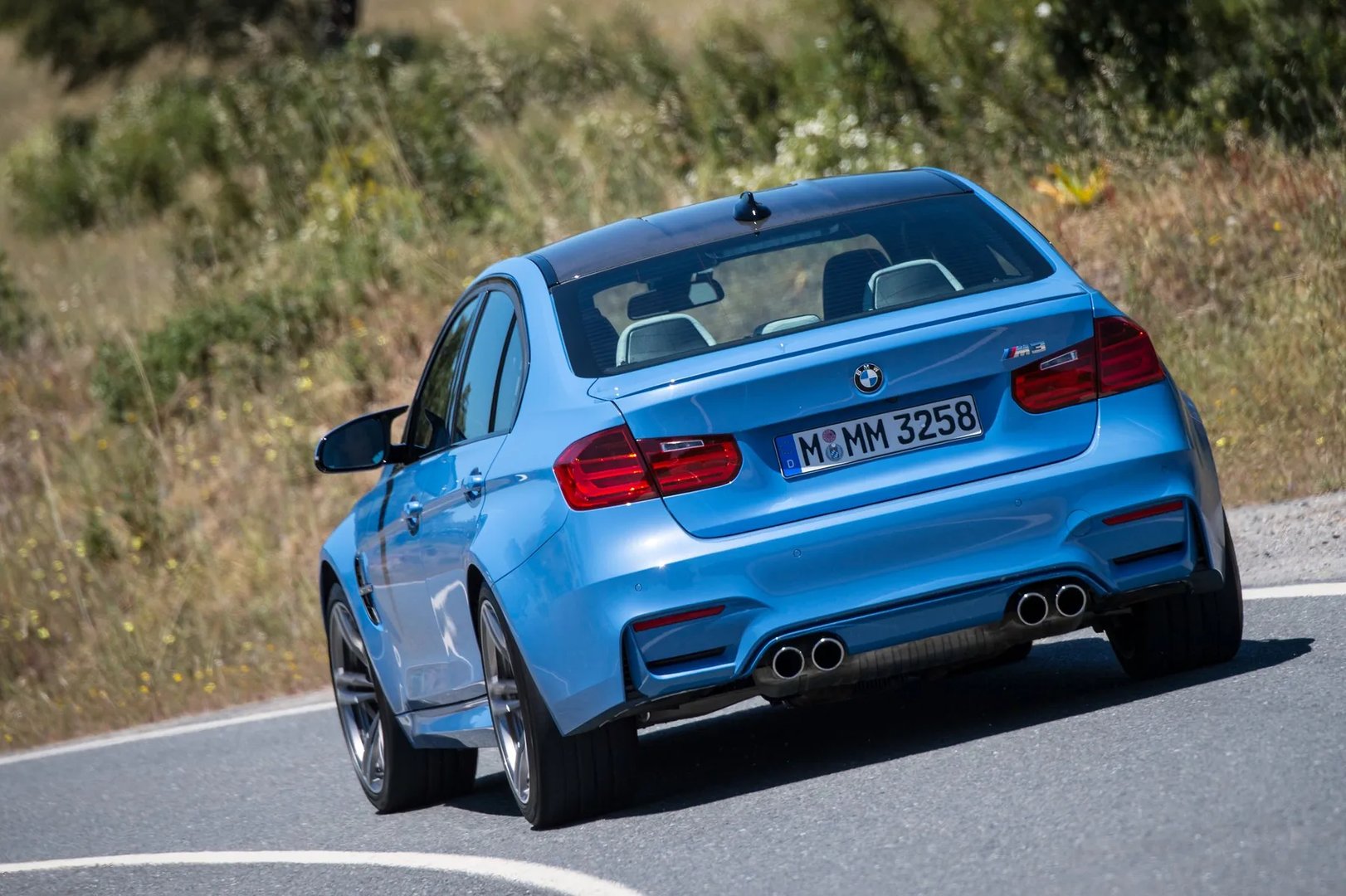 BMW_M3_5_generation__Sedan__11.jpg