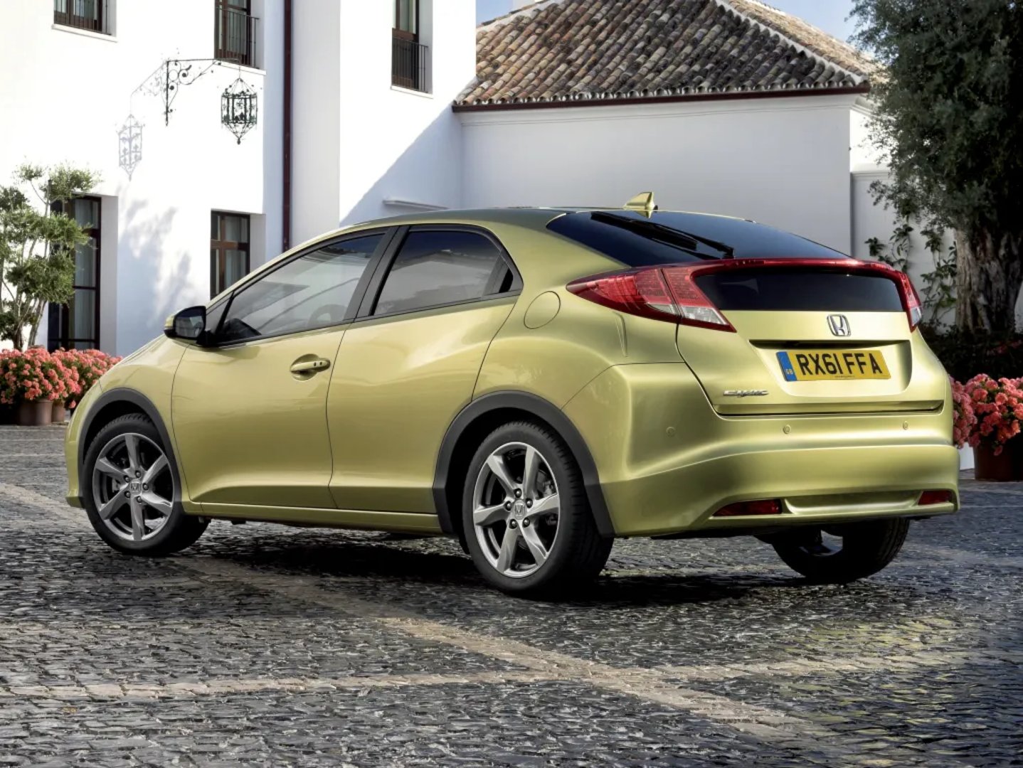 Honda_Civic_9_generation__Hatchback_5-door__3.jpg