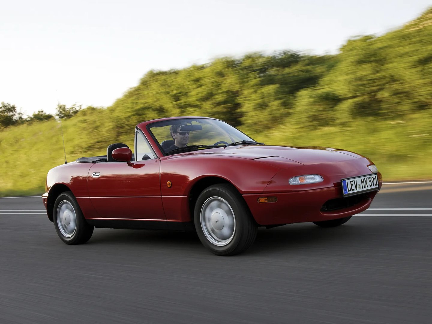 Mazda_MX-5_1_generation__Roadster__6.jpg