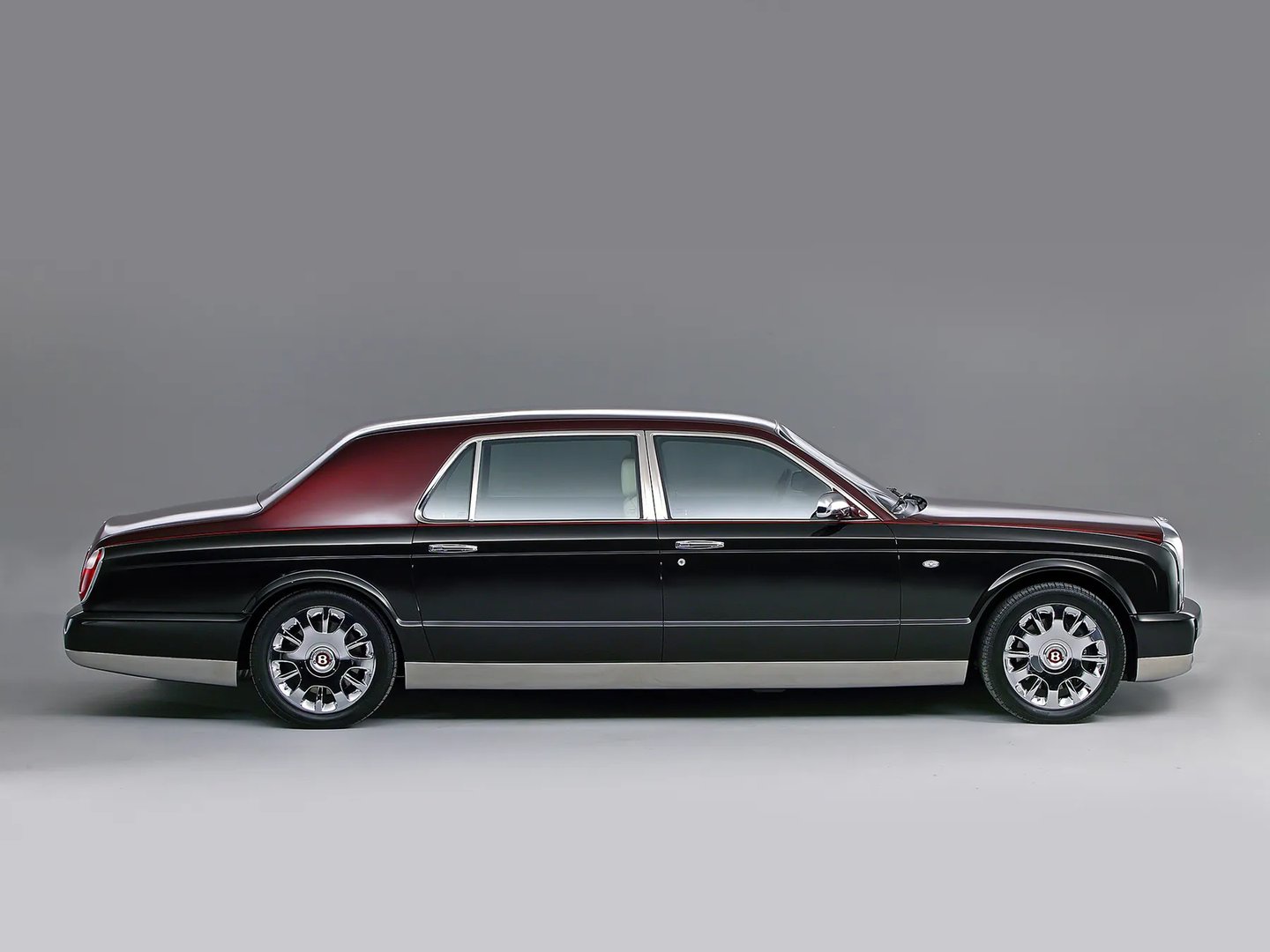 Bentley_Arnage_1_generation_restyling__Sedan_Long__2.jpg