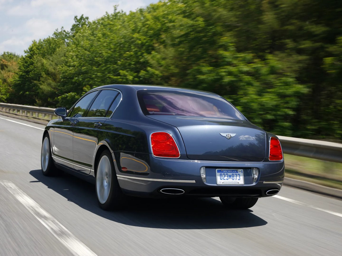 Bentley_Flying_Spur_1_generation_restyling__Sedan__3.jpg