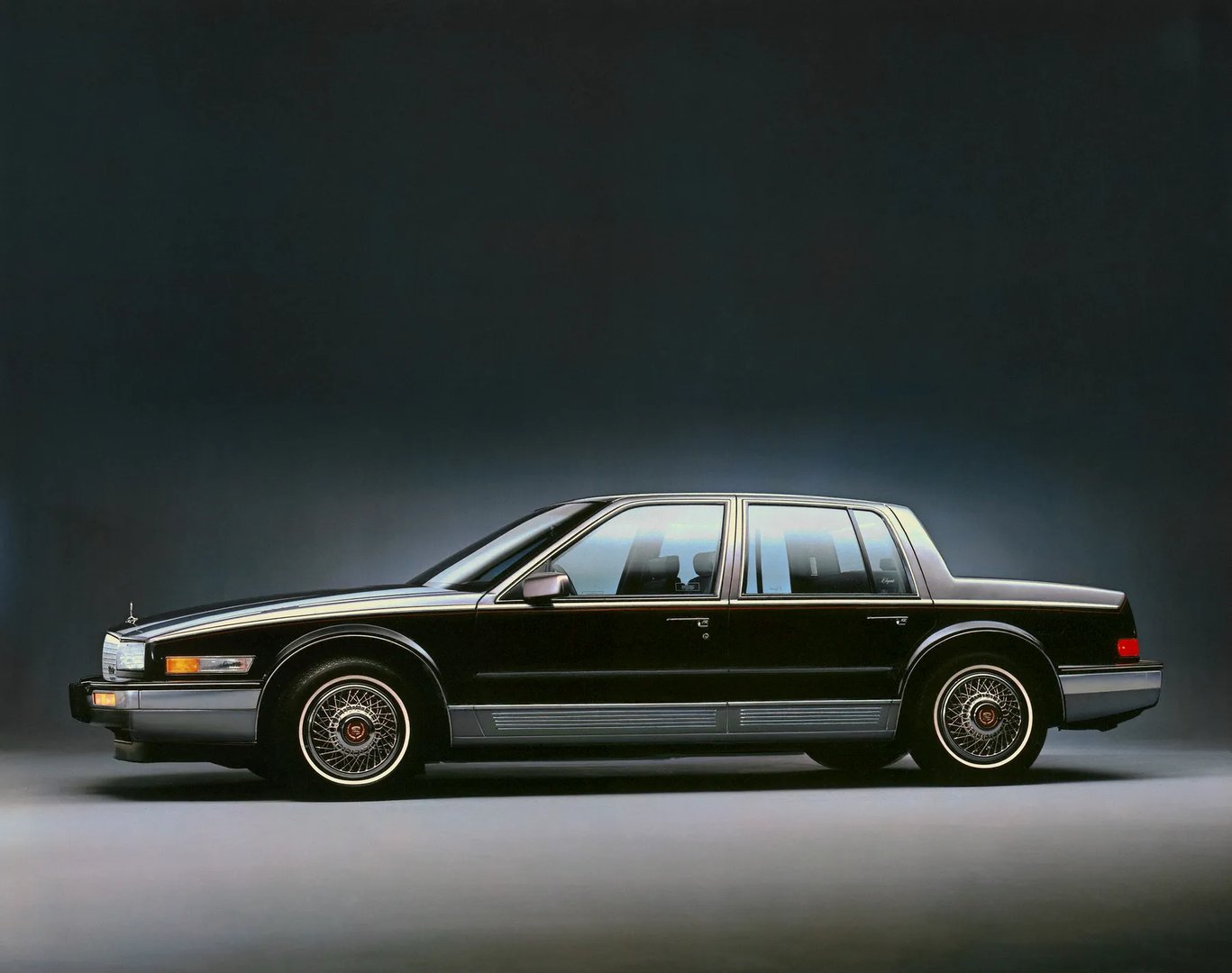 Cadillac_Seville_3_generation__Sedan__4.jpg