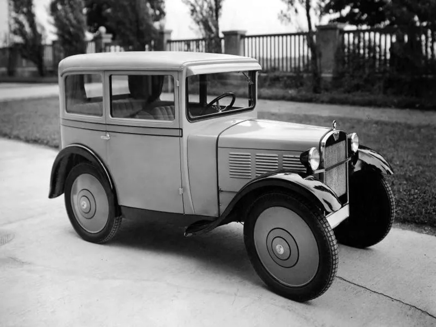 BMW_3-15_2_generation__Limousine__2.jpg