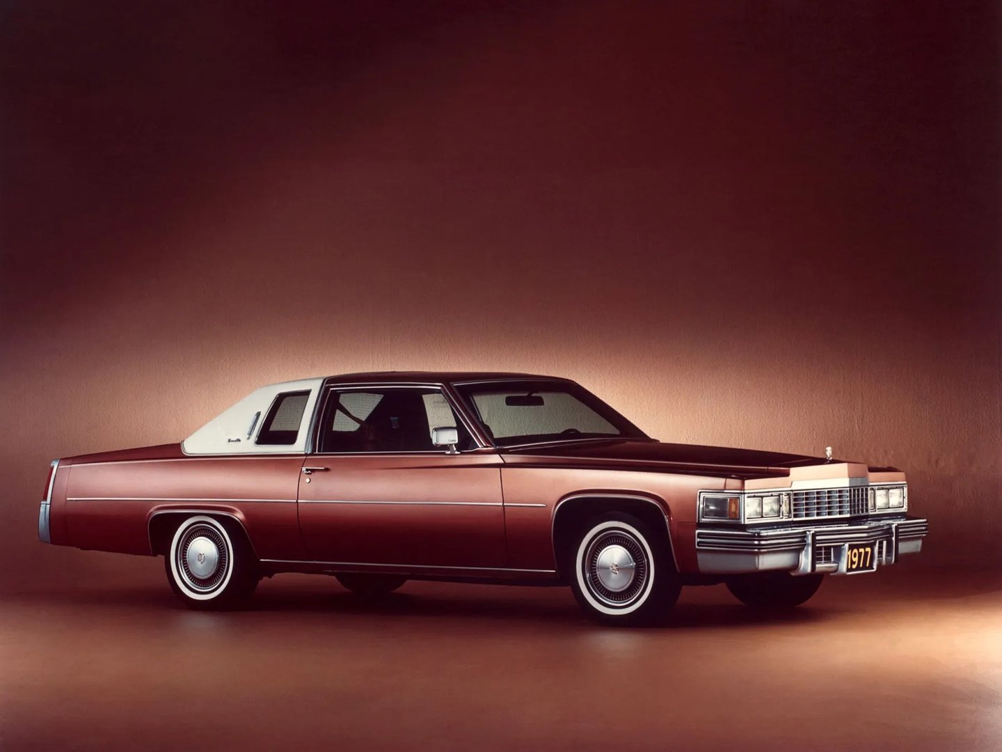Cadillac_DeVille_5_generation__Coupe__5.jpg