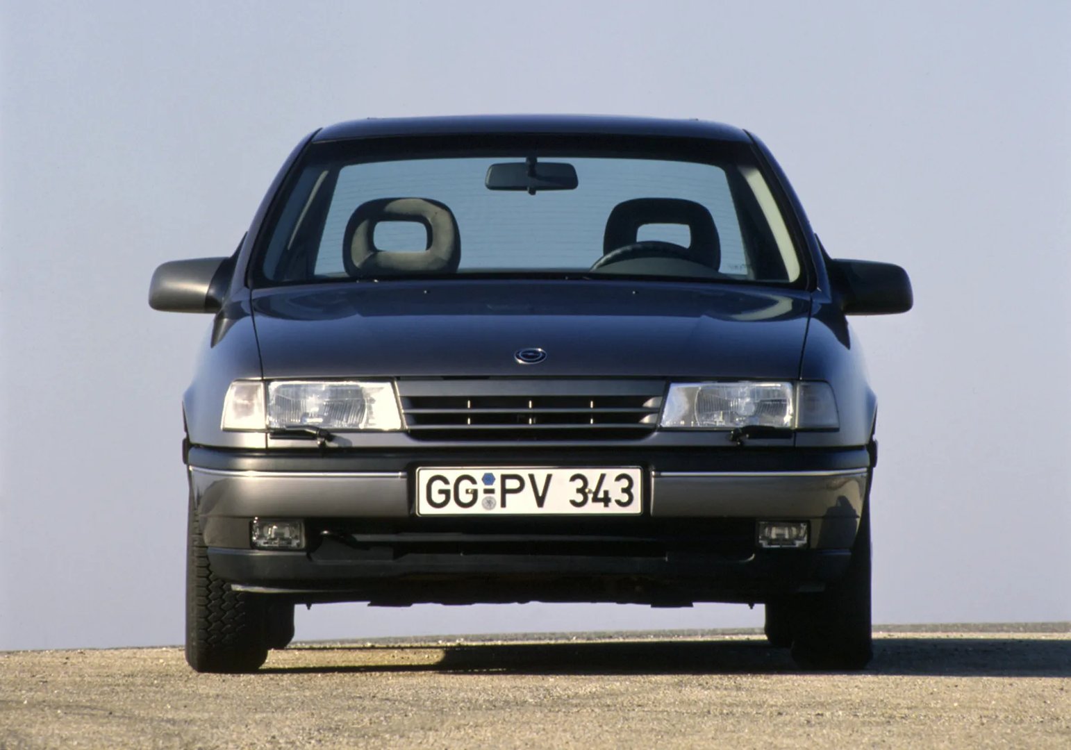 Opel_Vectra_1_generation__Sedan__10.jpg