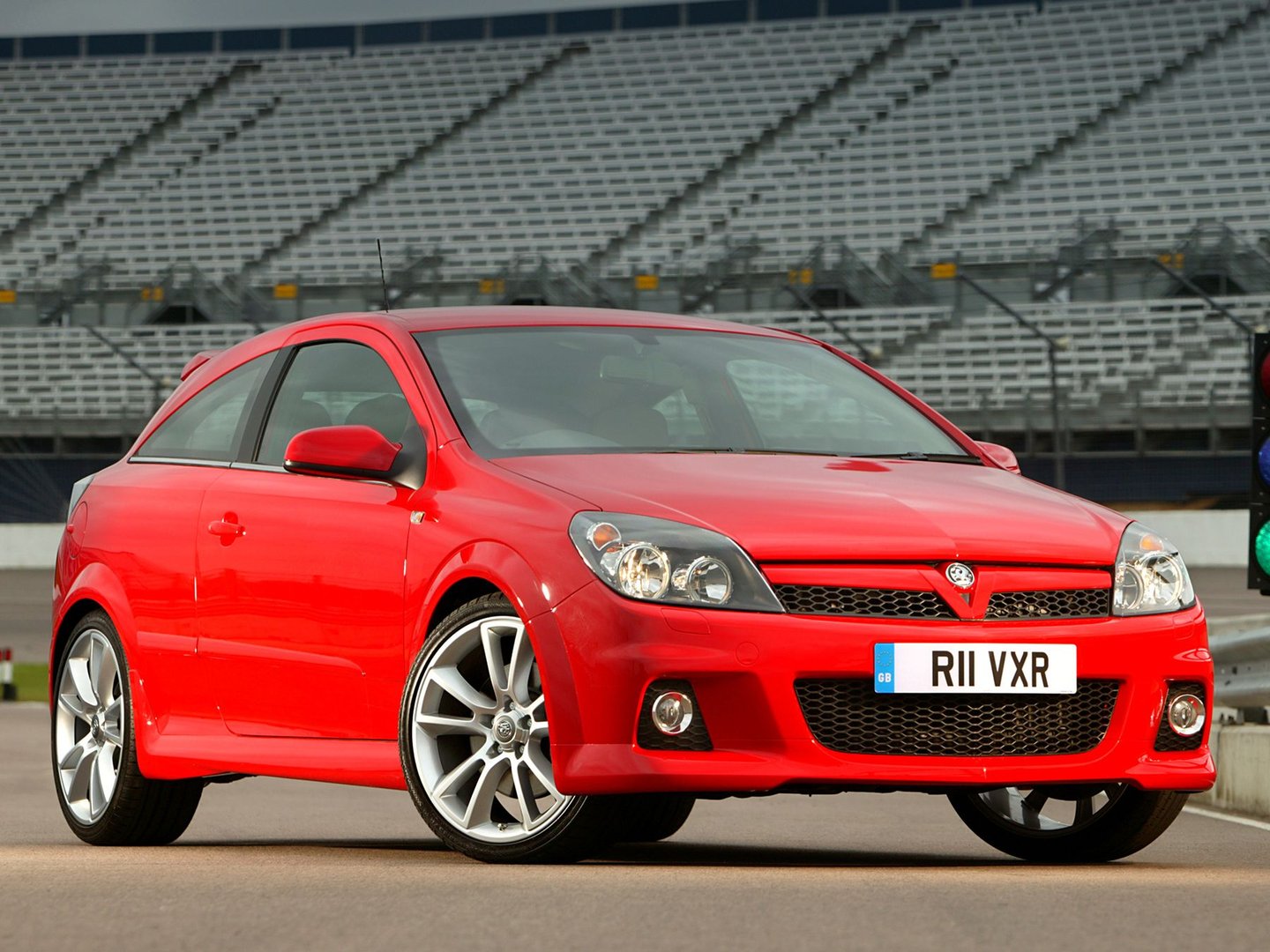 vauxhall_Astra_5_generation__Hatchback_3-door__3.jpg
