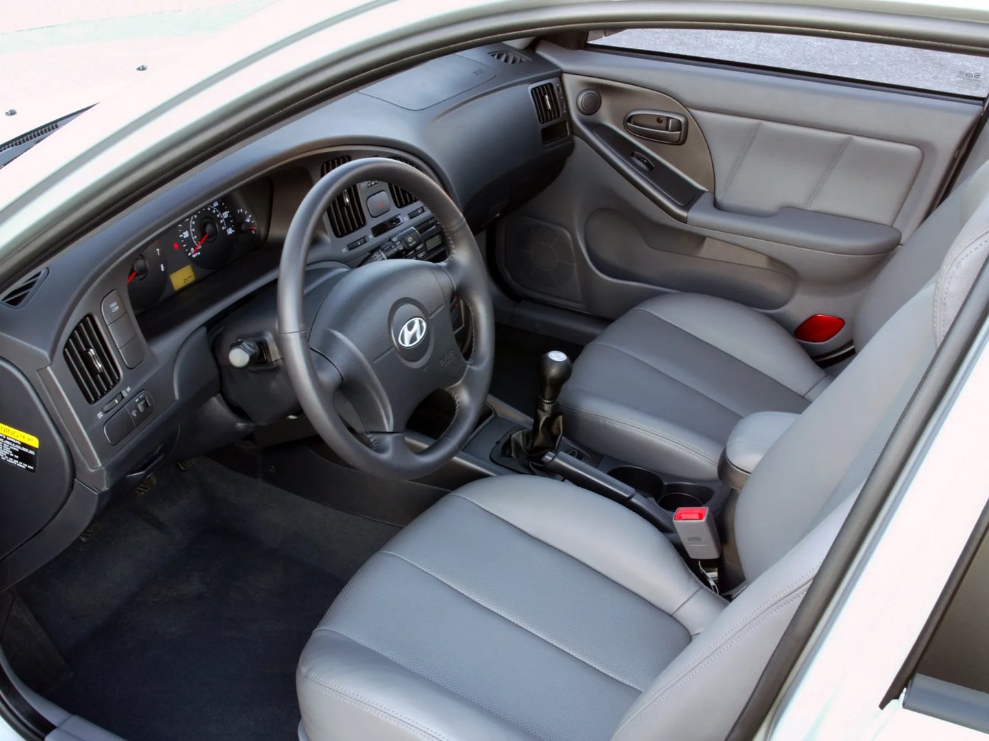 Hyundai_Elantra_3_generation_restyling__Hatchback_5-door__11.jpg