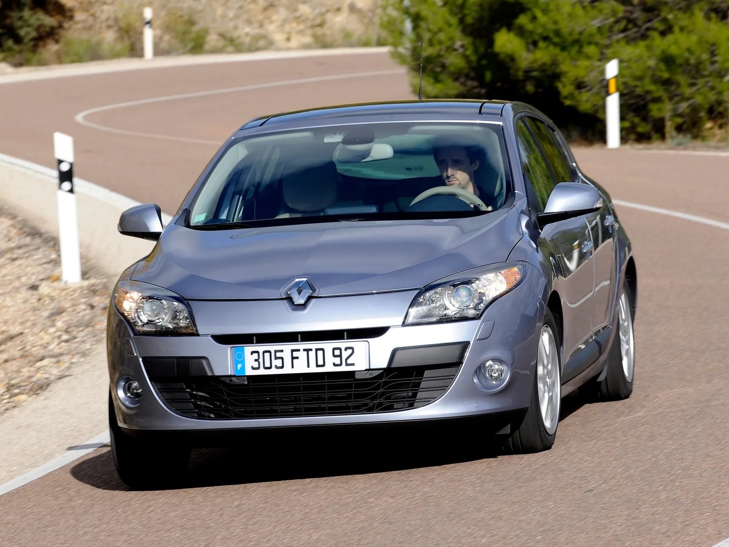 Renault_Megane_3_generation__Hatchback_5-door__5.jpg