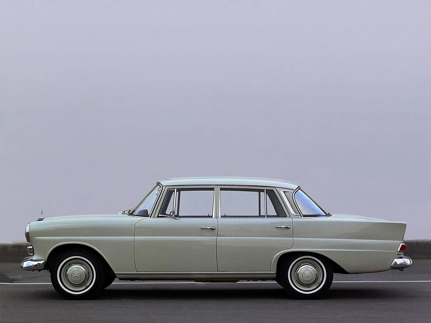 Mercedes_W110_2_generation__Sedan__2.jpg