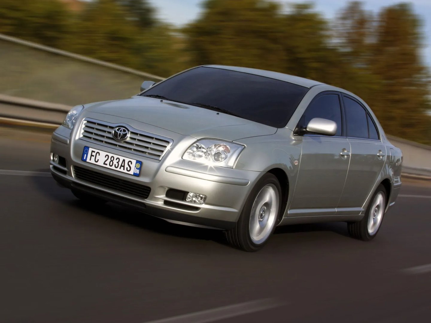 Toyota_Avensis_2_generation__Sedan__5.jpg