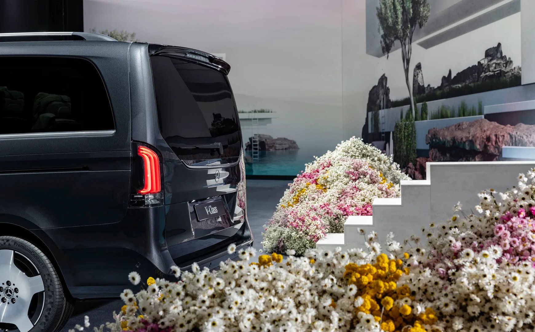 Mercedes_V-Class_3_generation_restyling_2__Minivan__7.jpg