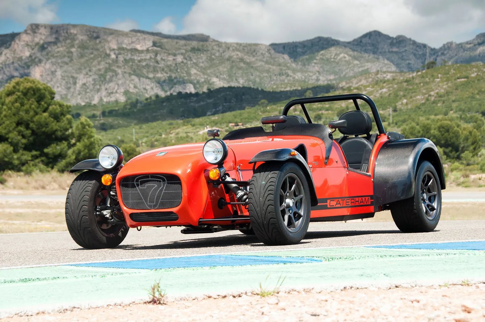 Caterham_Seven_1_generation__Roadster__1.jpg