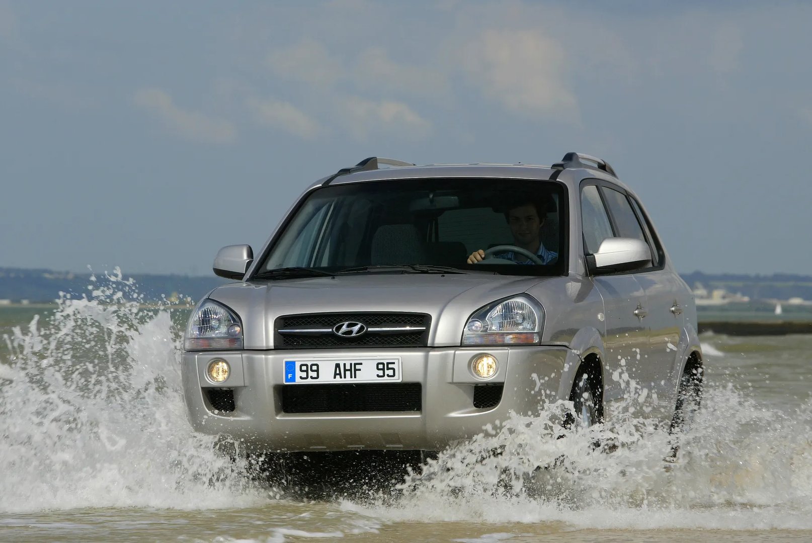 Hyundai_ix35_1_generation__SUV_5-doors__8.jpg