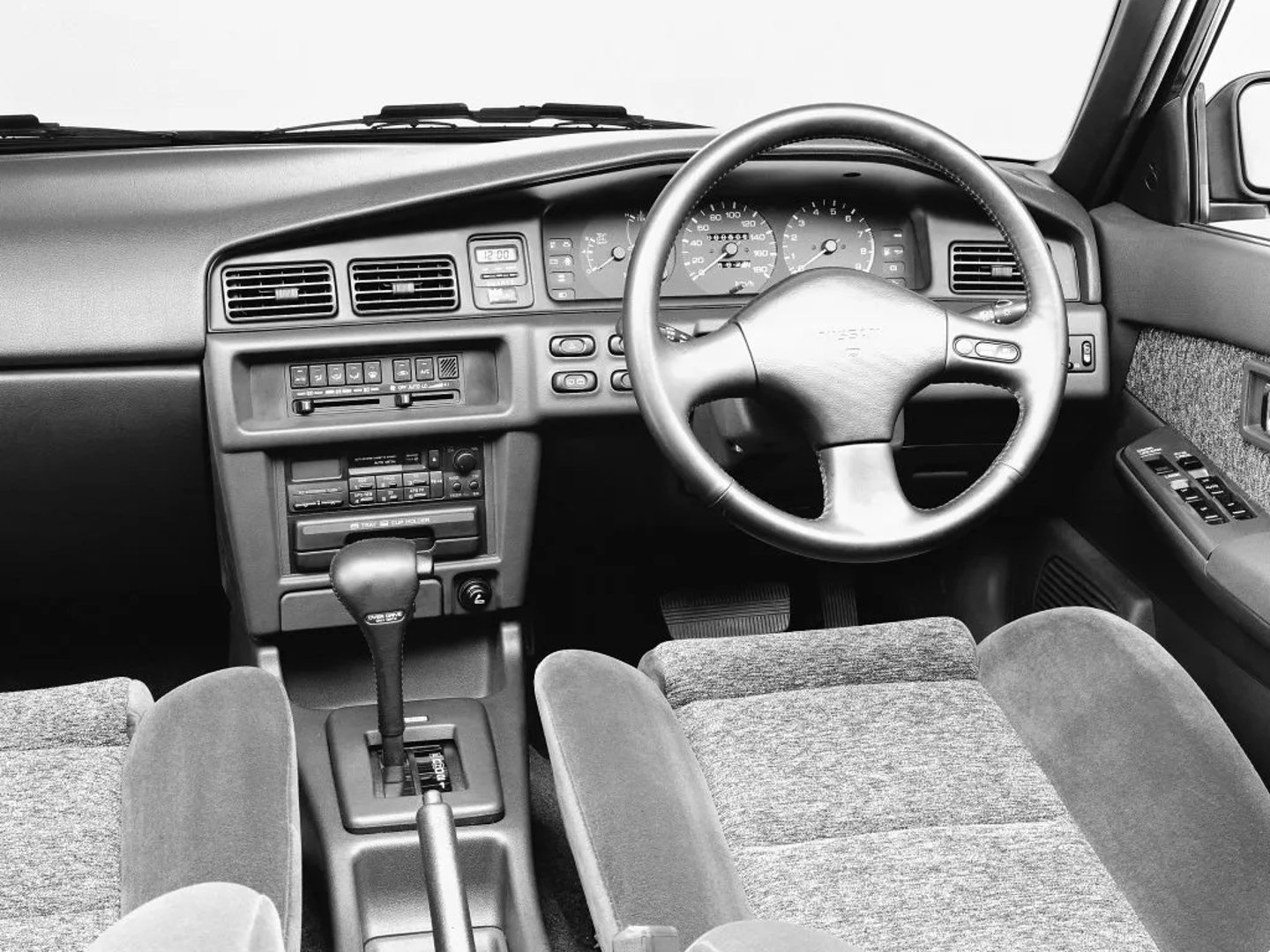 Nissan_Bluebird_9_generation__Hatchback_5-door__4.jpg