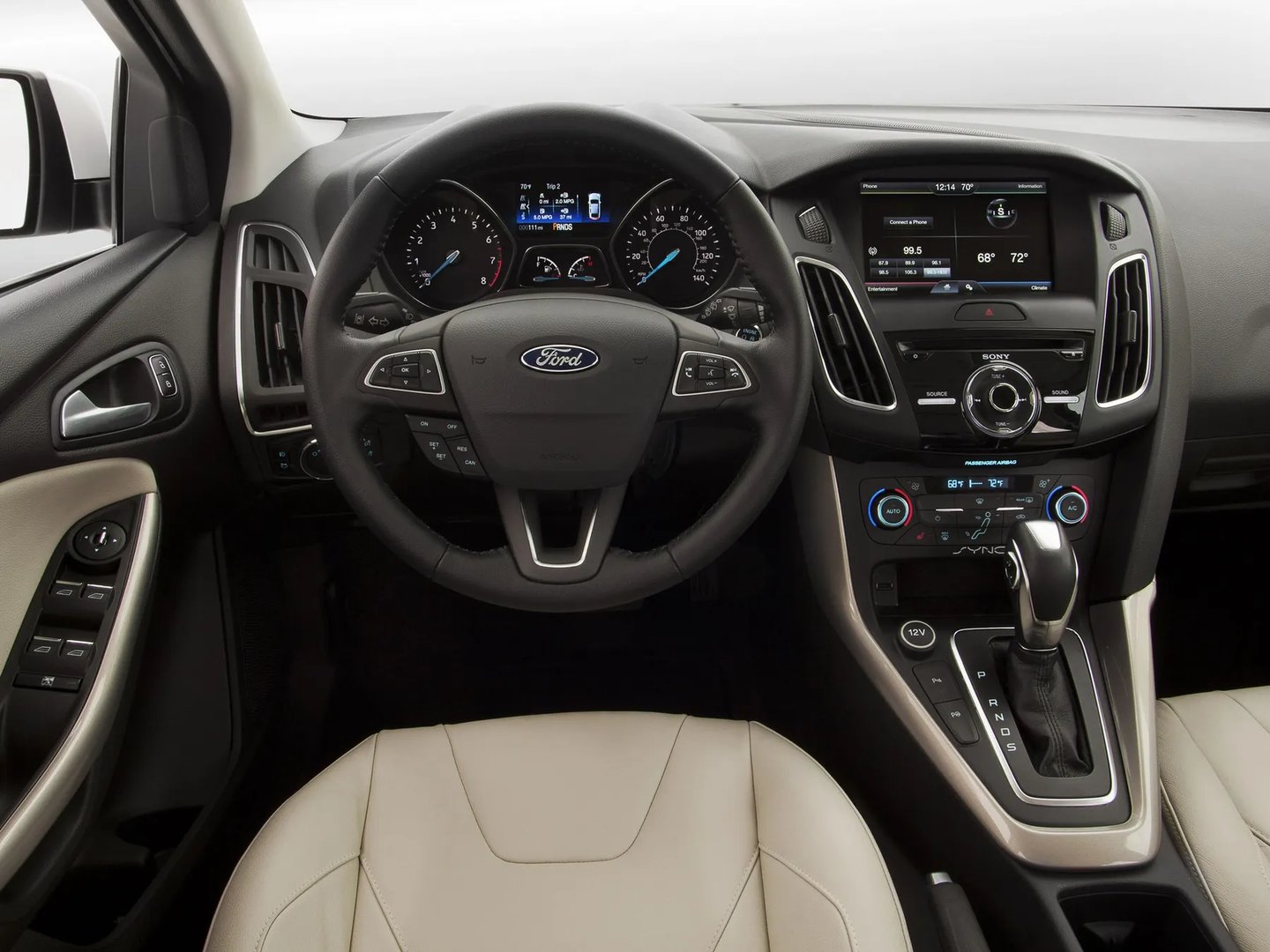 Ford_Focus_3_generation_restyling__Sedan__12.jpg