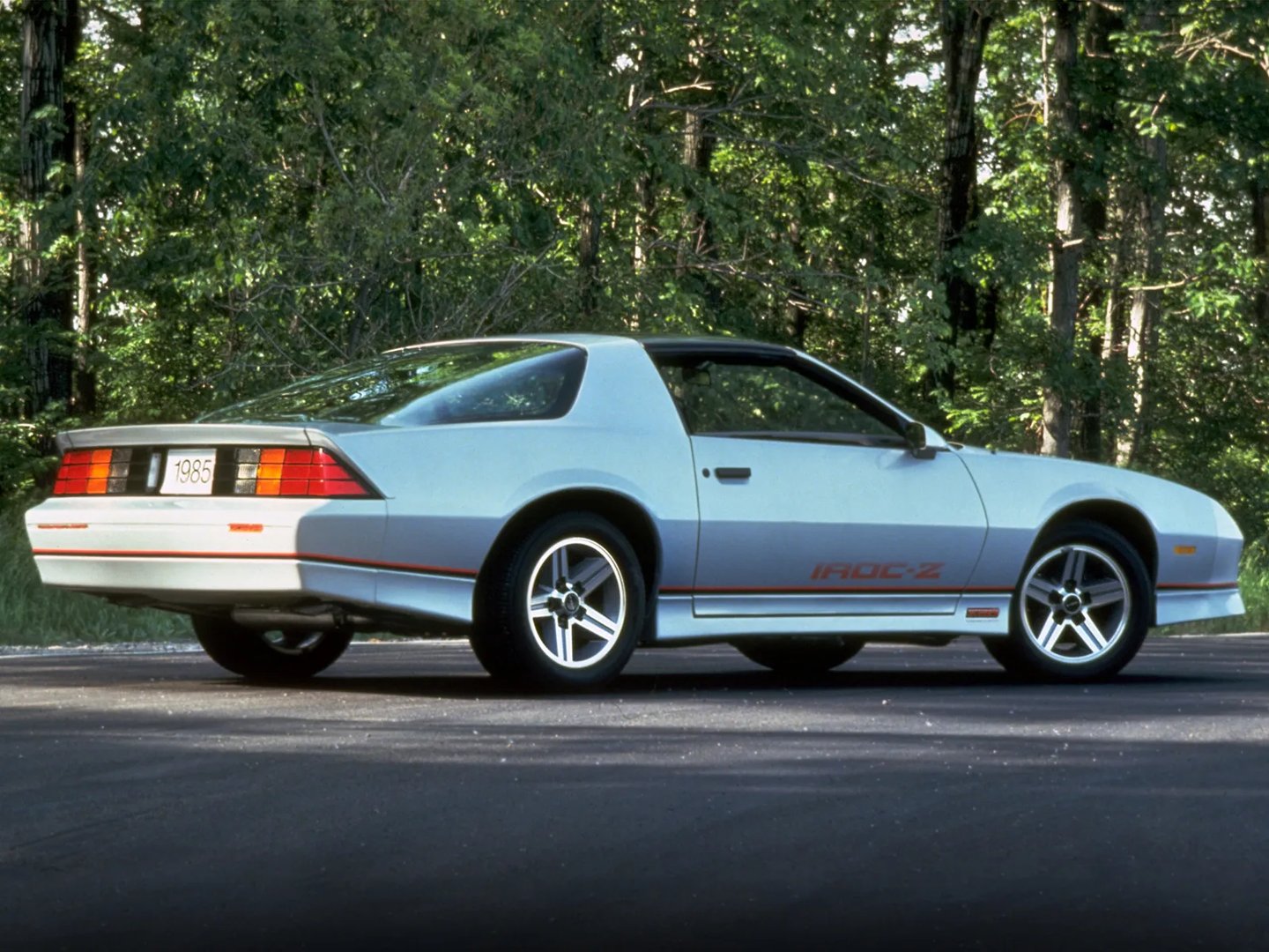 Chevrolet_Camaro_3_generation_restyling__Coupe__10.jpg