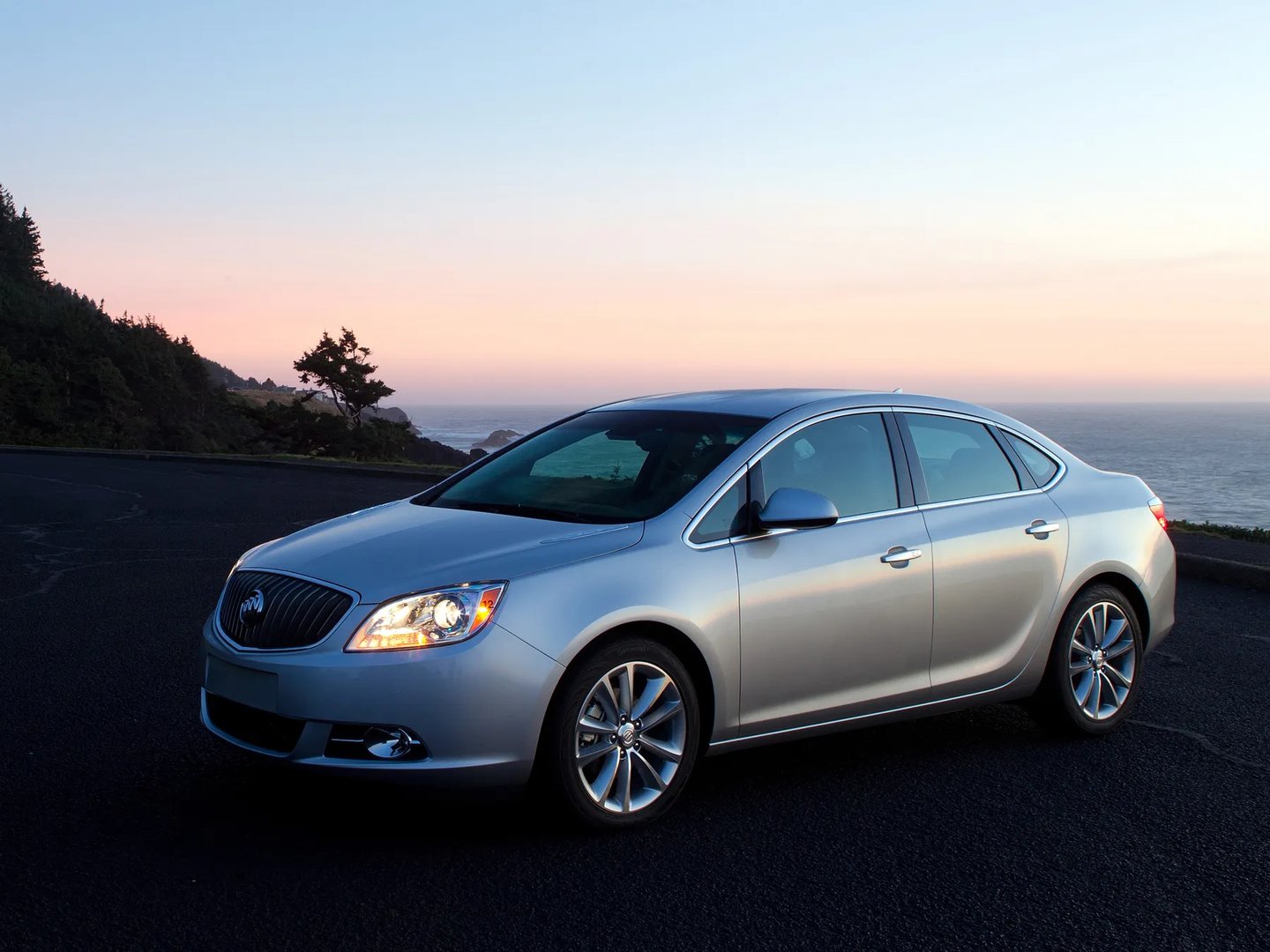Buick_Verano_1_generation__Sedan__9.jpg