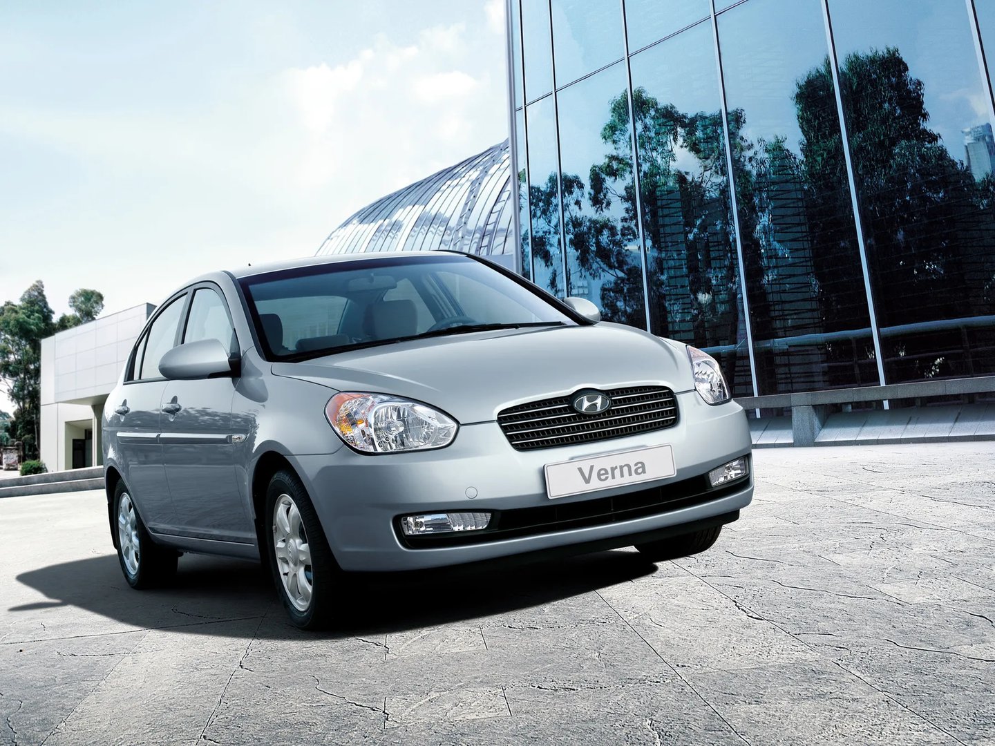 Hyundai_Verna_2_generation__Sedan__2.jpg