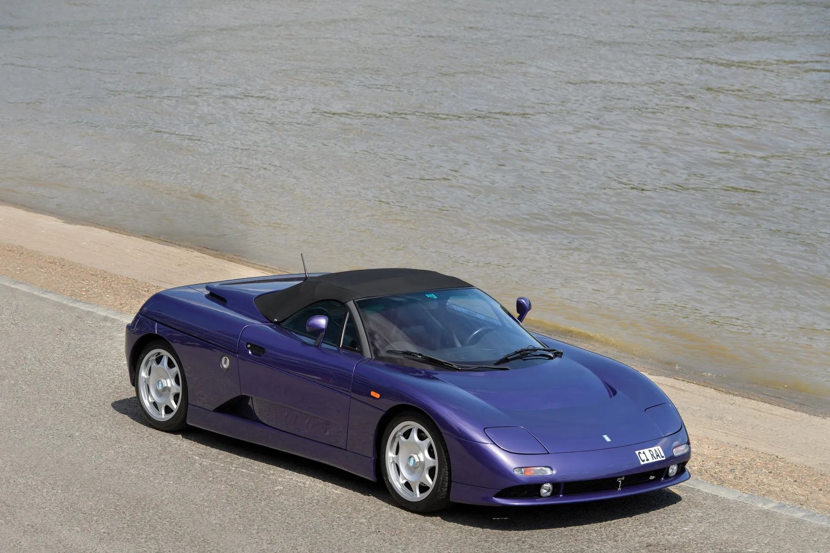 De Tomaso_Guara_1_generation__Speedster__1.jpg